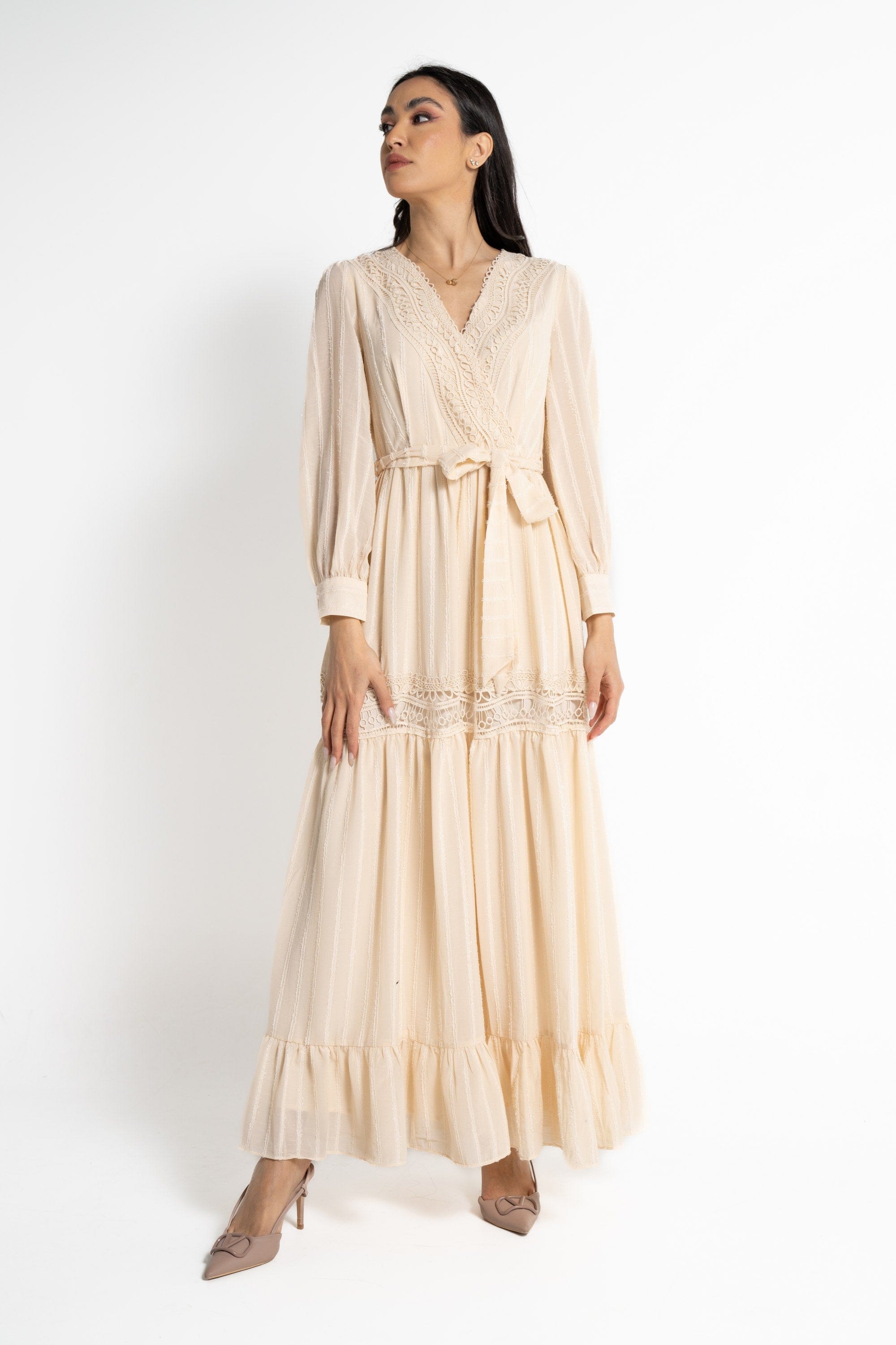 نتشي فستان ماكسي بأكمام طويلة برباط على الخصر نسائي