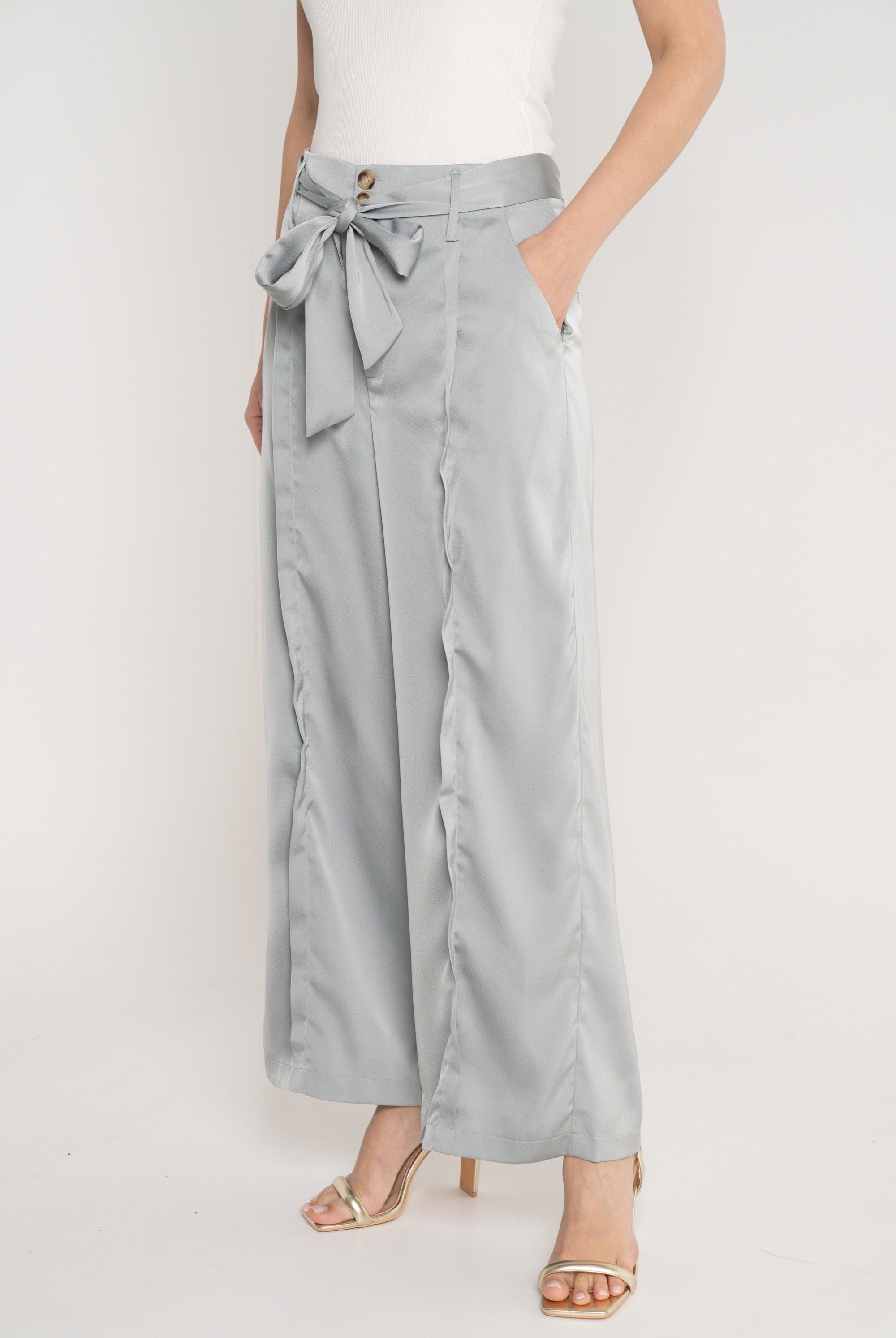 نتشي بنطلون سادة خصر مرتفع بزرار ورباط طويل