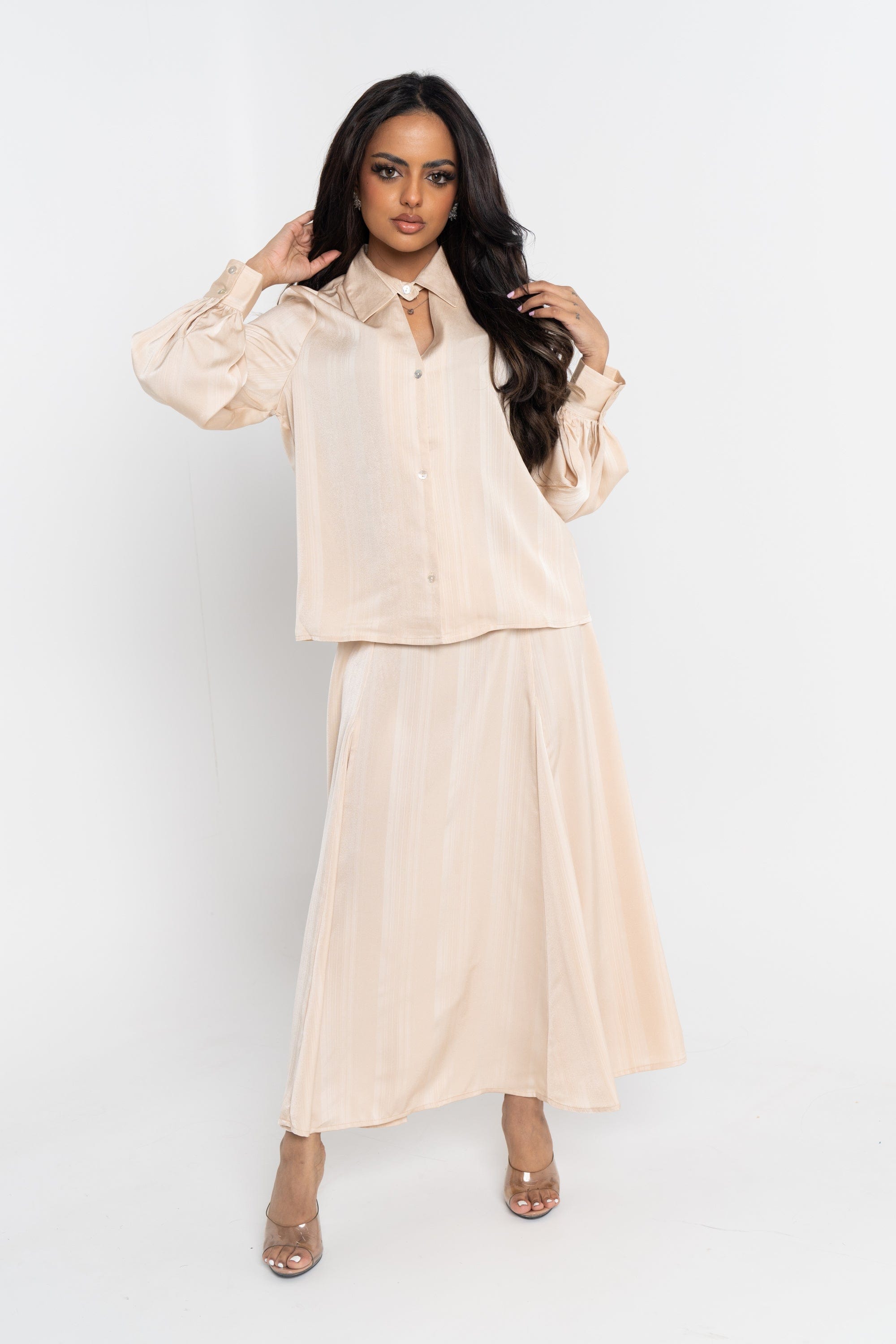 نتشي تنورة ميدي وسيعة مقلمة