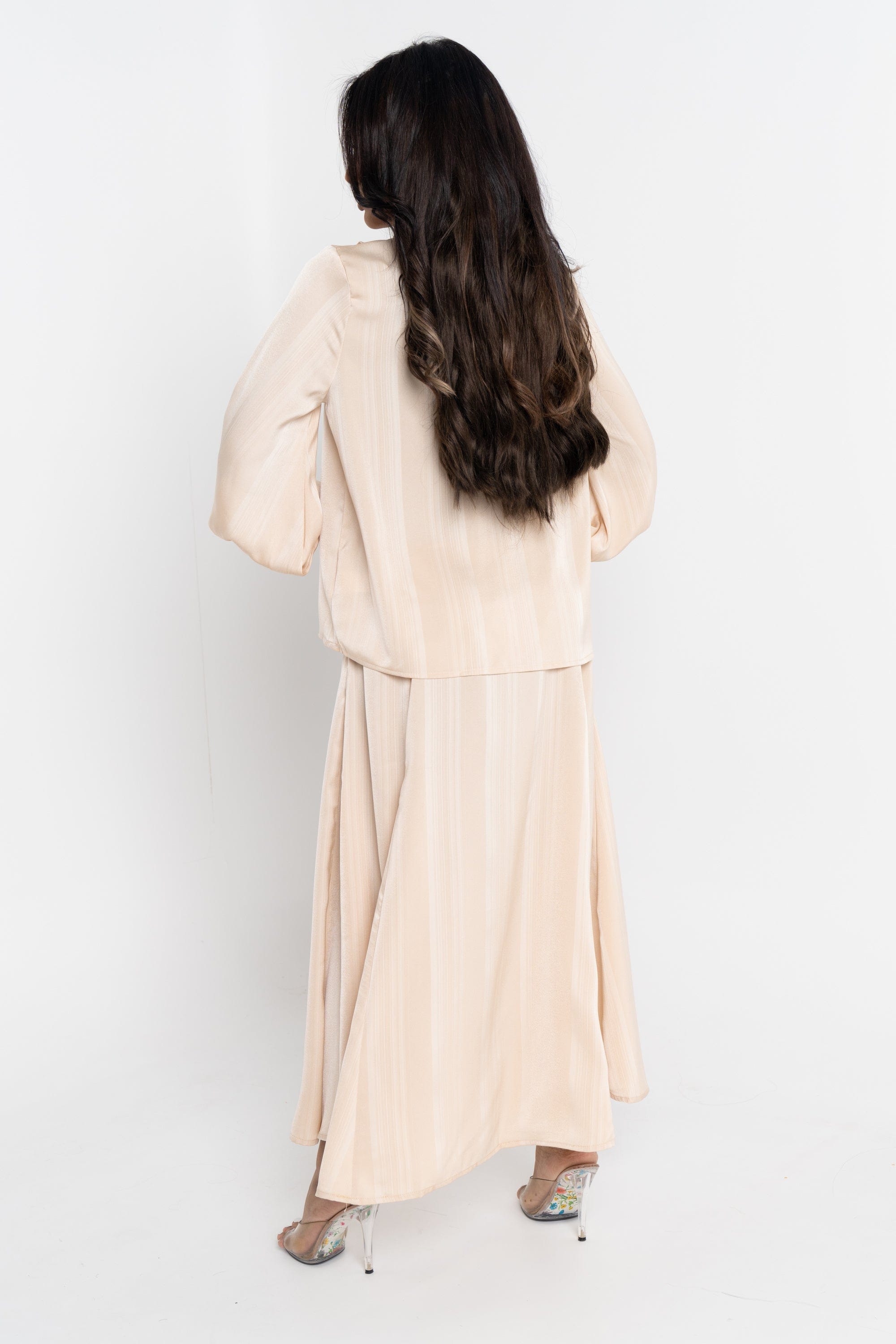 نتشي تنورة ميدي وسيعة مقلمة