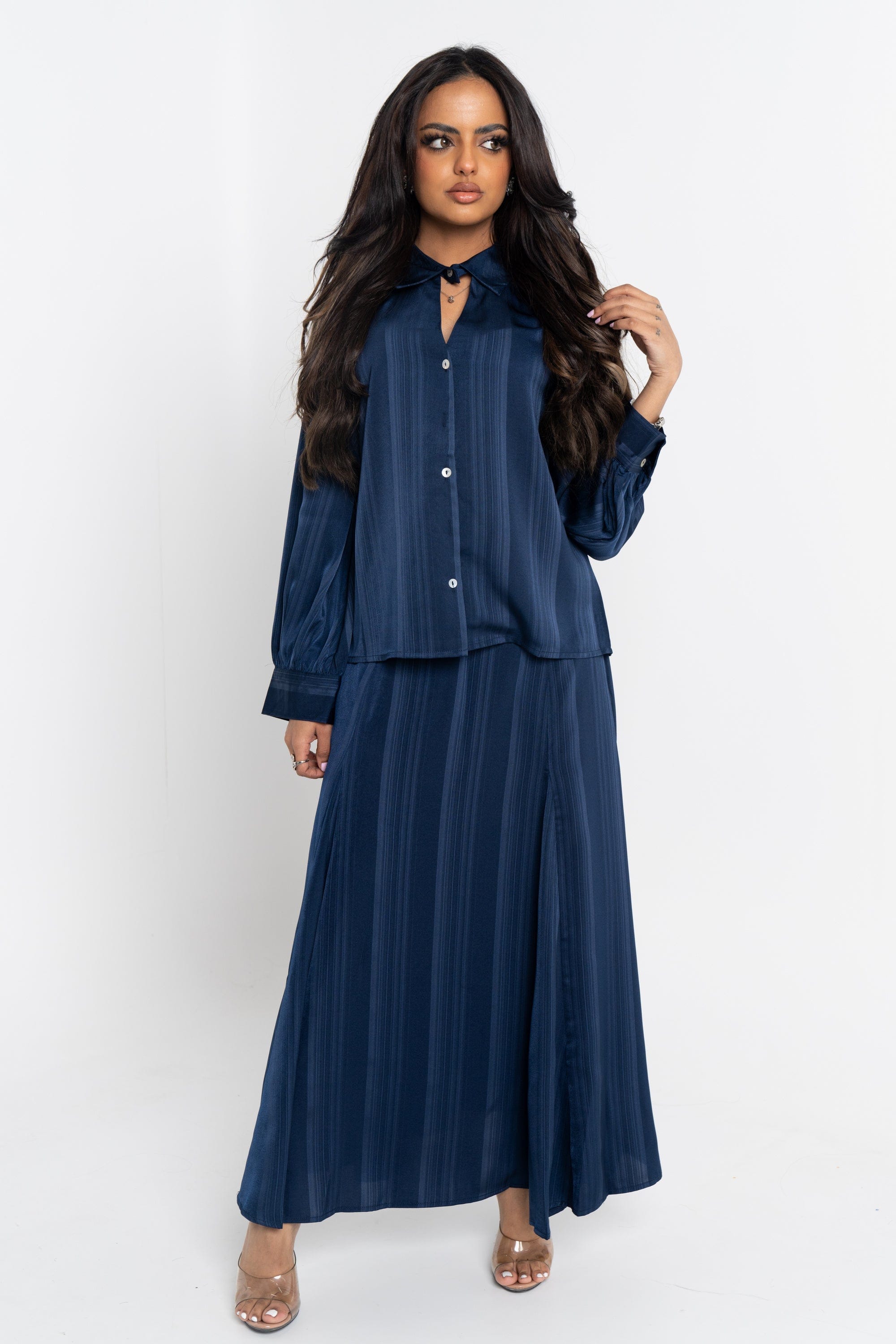 نتشي تنورة ميدي وسيعة مقلمة