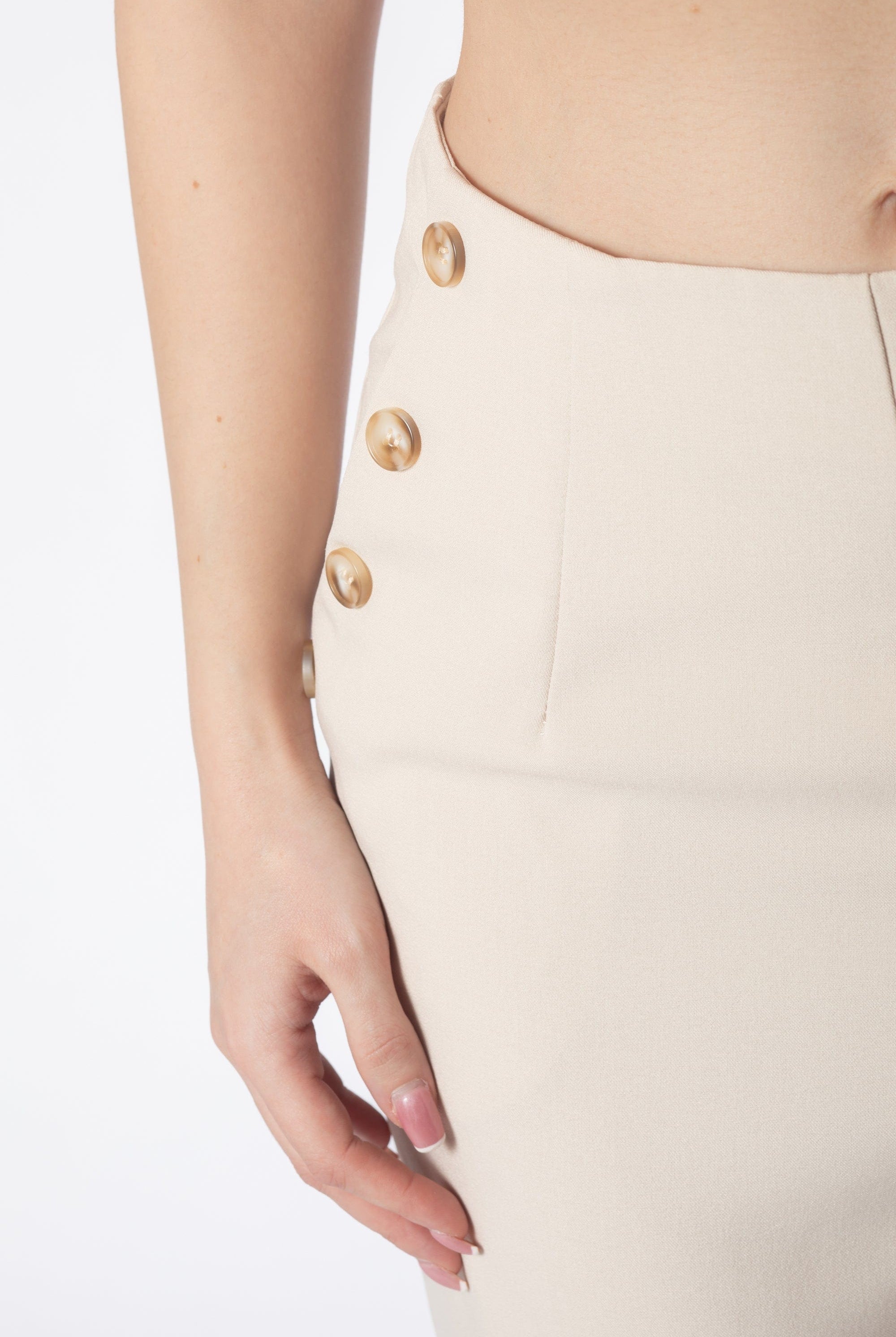 بنطلون طويل بأزرار جانبية نسائي