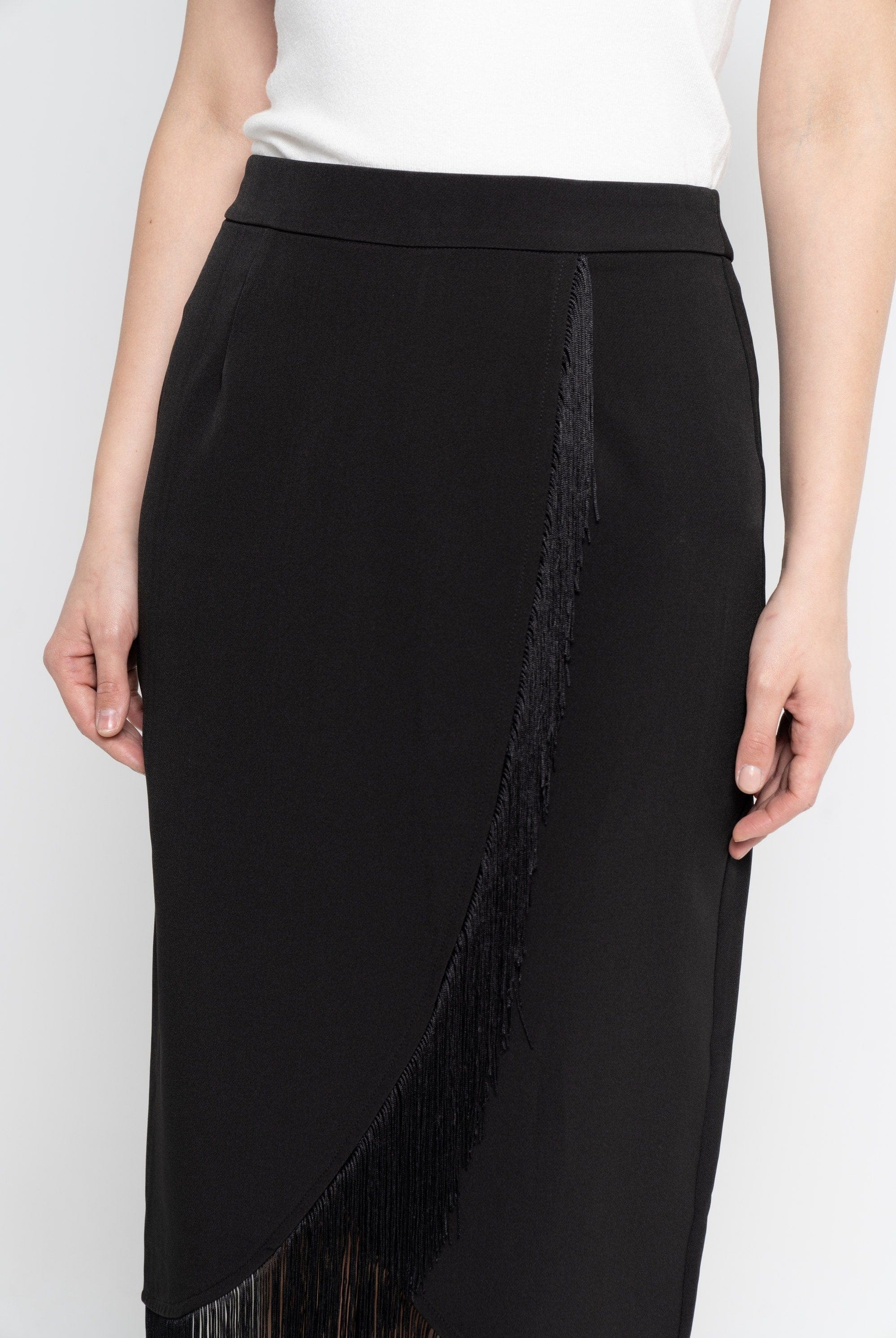 نتشي تنورة ميدي نسائية سادة بشراشيب