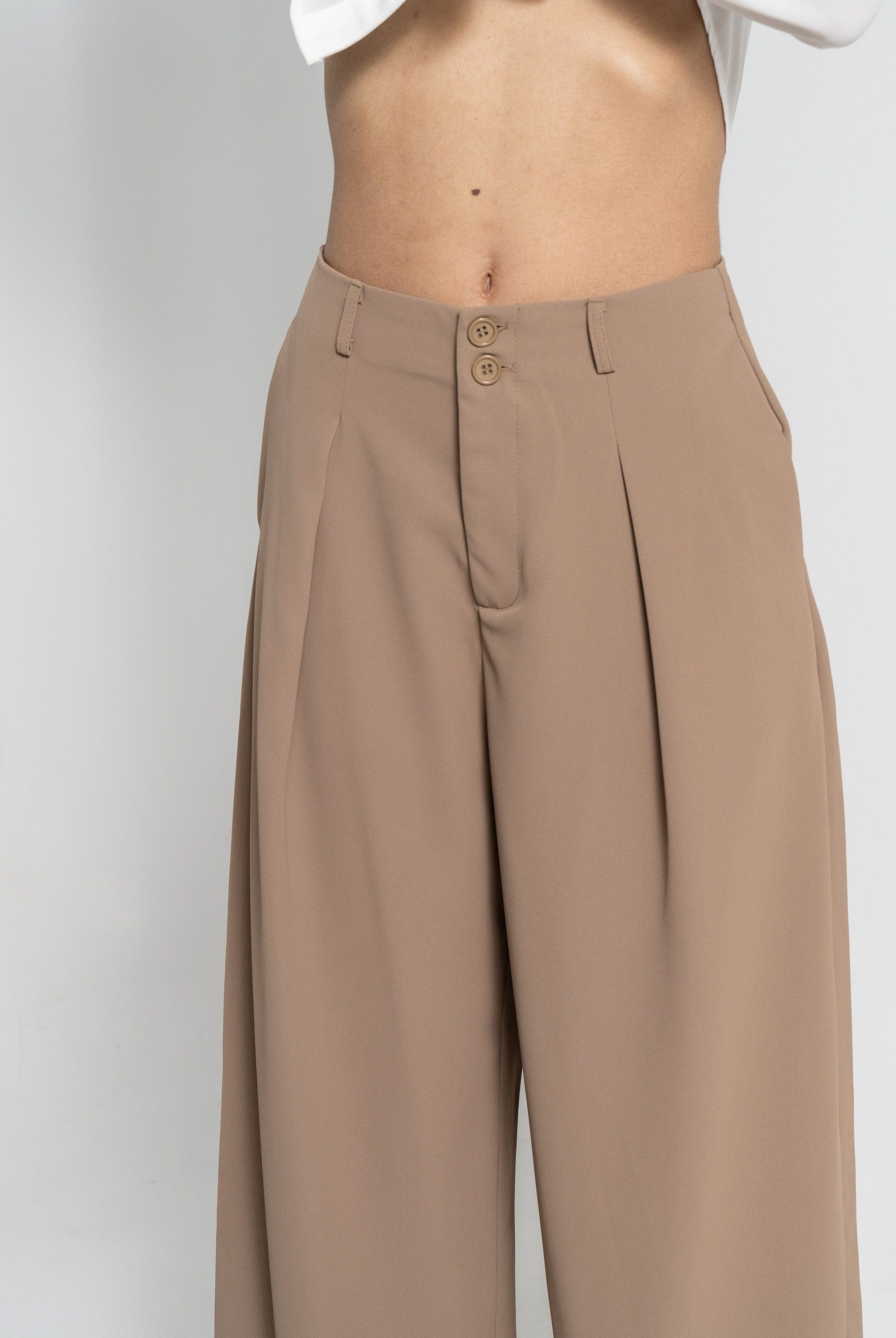 نتشي بنطلون طويل واسع بجيوب نسائي