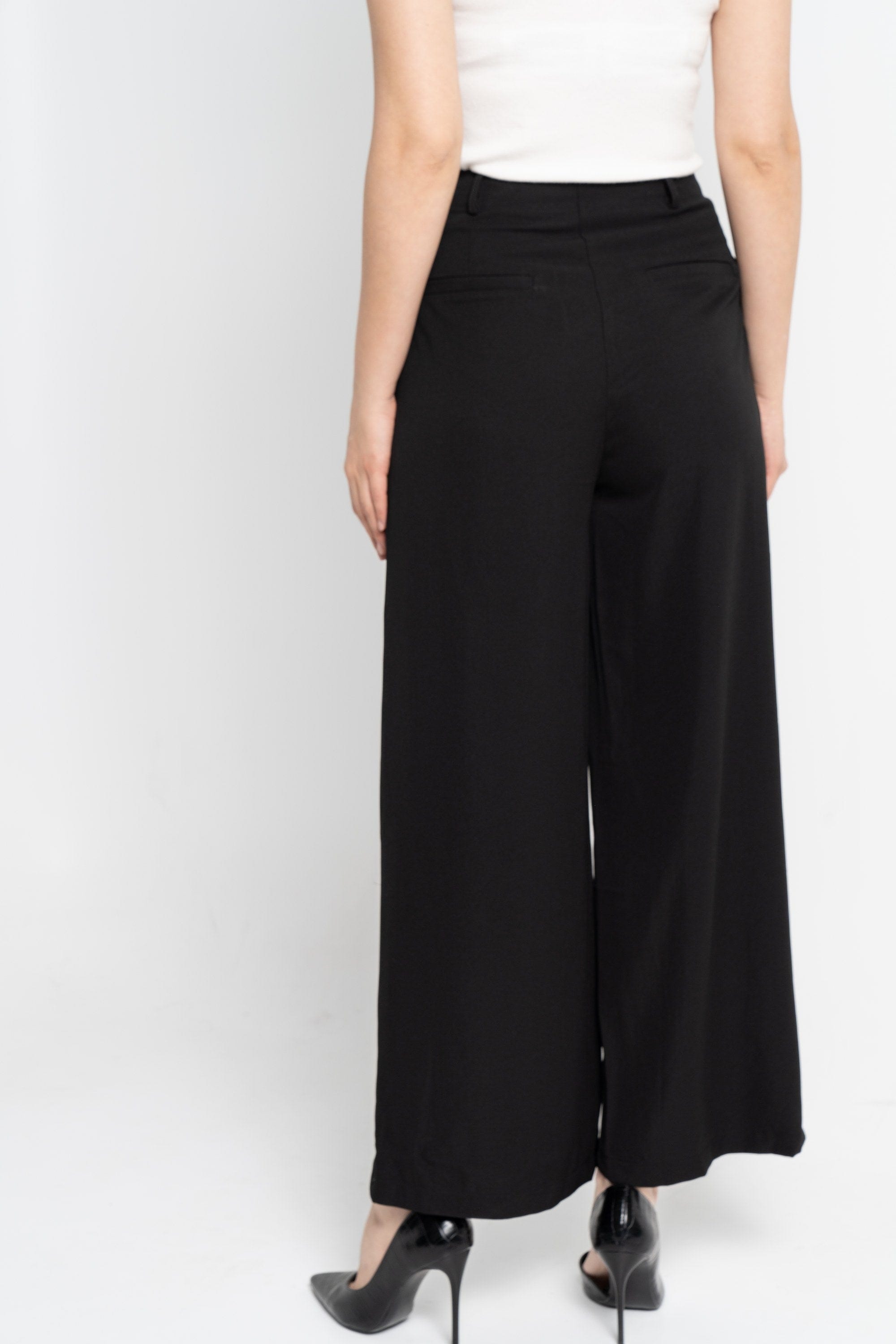 نتشي بنطلون طويل واسع بجيوب نسائي