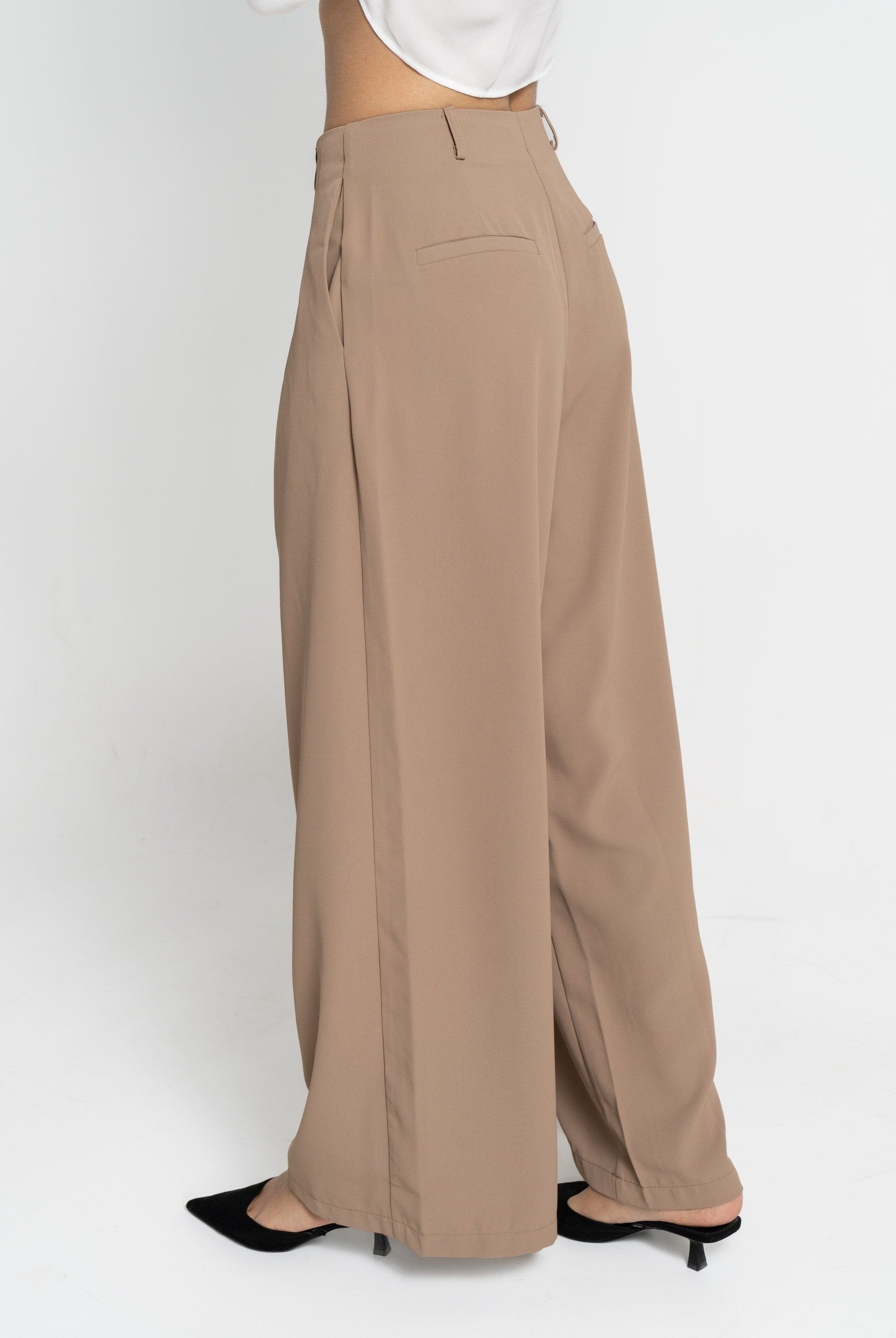 نتشي بنطلون طويل واسع بجيوب نسائي