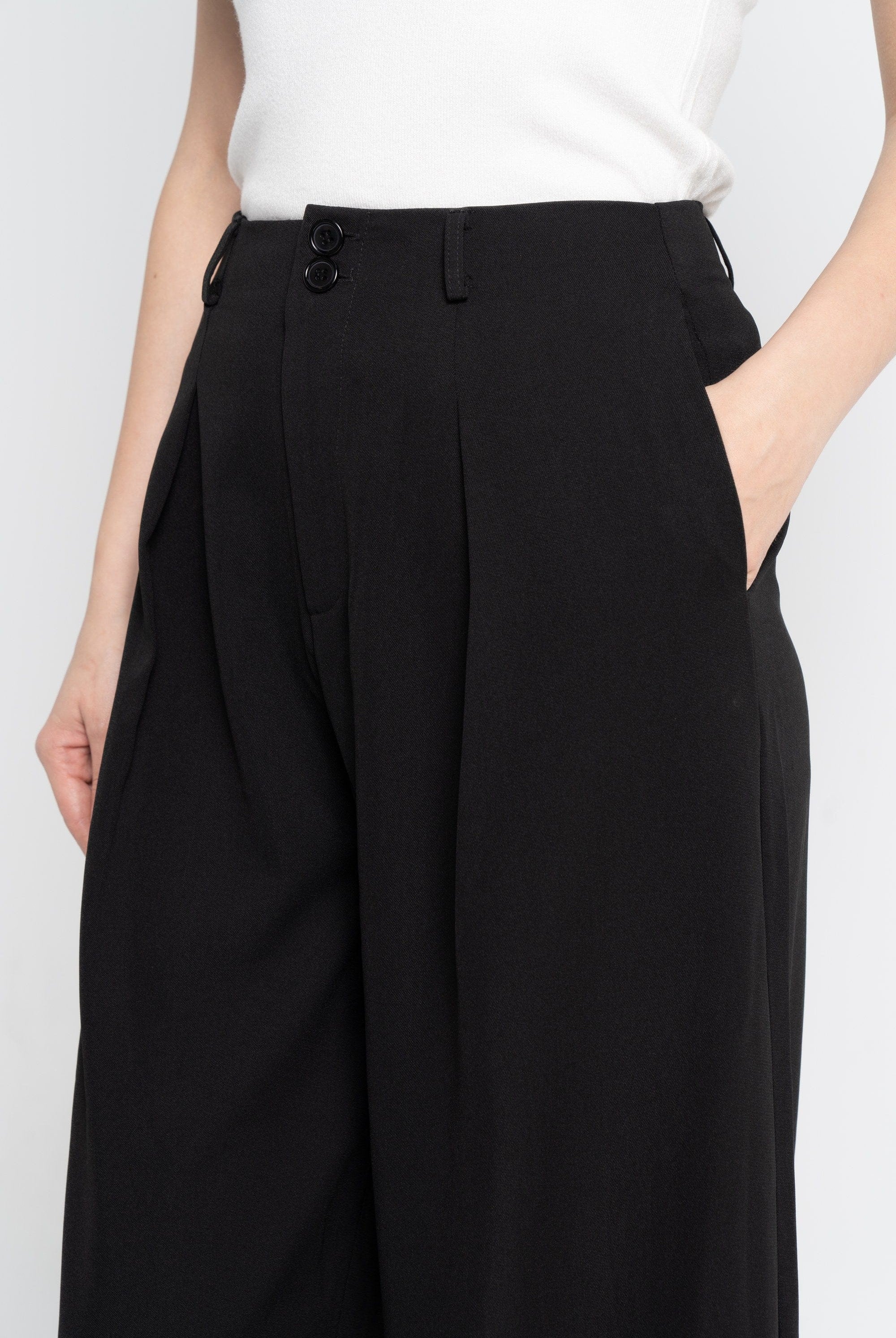 نتشي بنطلون طويل واسع بجيوب نسائي