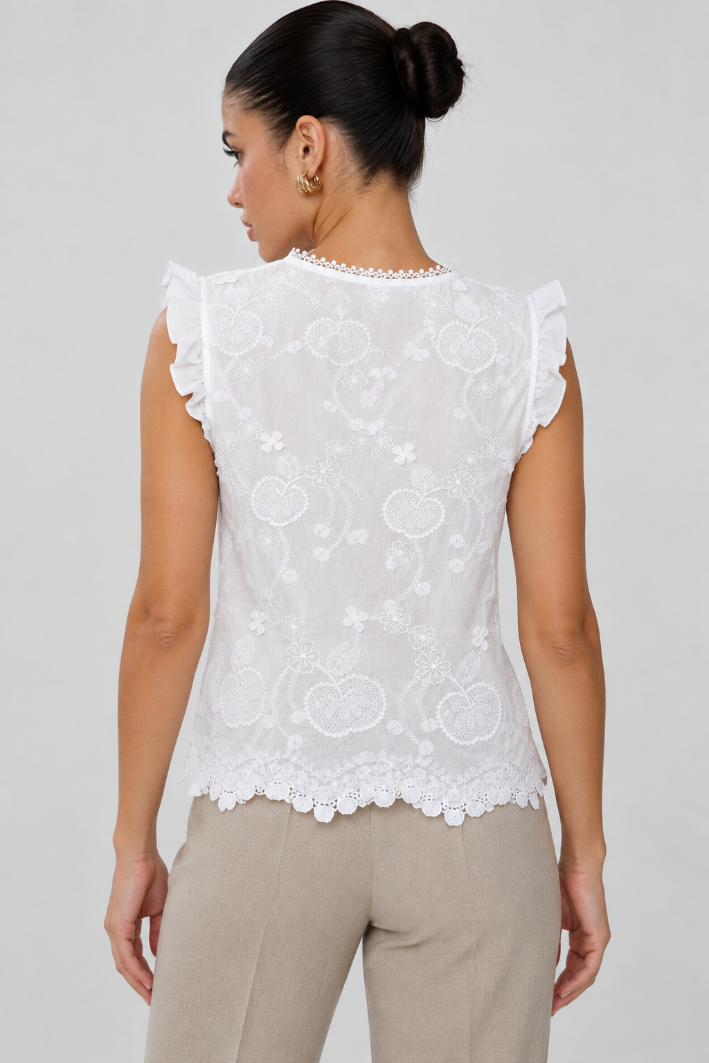 LIV0218AGI white back view on Maria