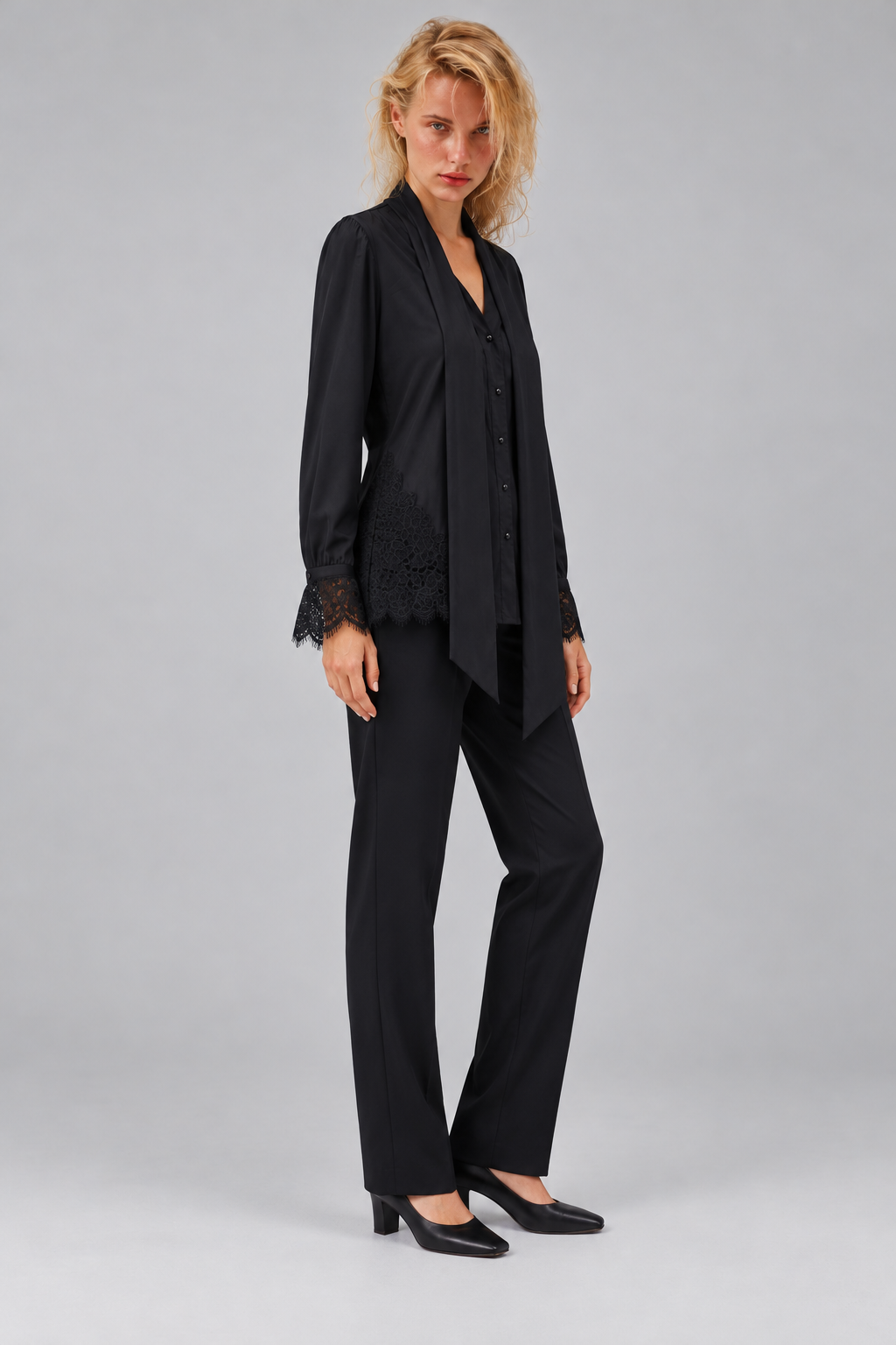 LIV0339 black shirt side pose