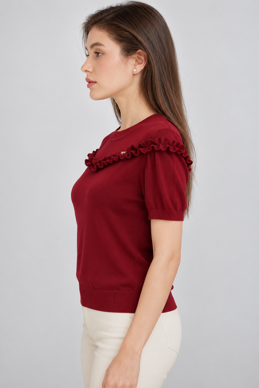 LIV0344AGI burgundy ruffle top side on model Andrea
