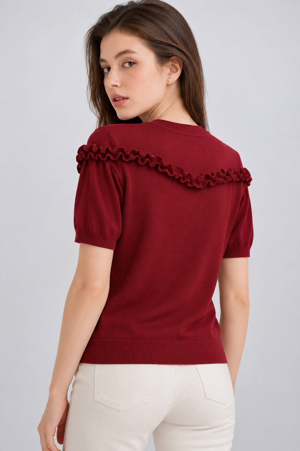 LIV0344AGI burgundy ruffle top back on model Andrea