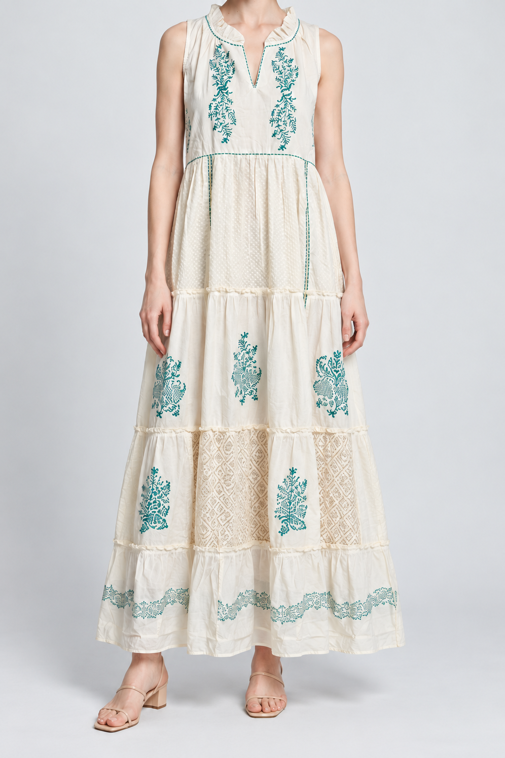 LV0778S262ZI off_white garment front - model Maria