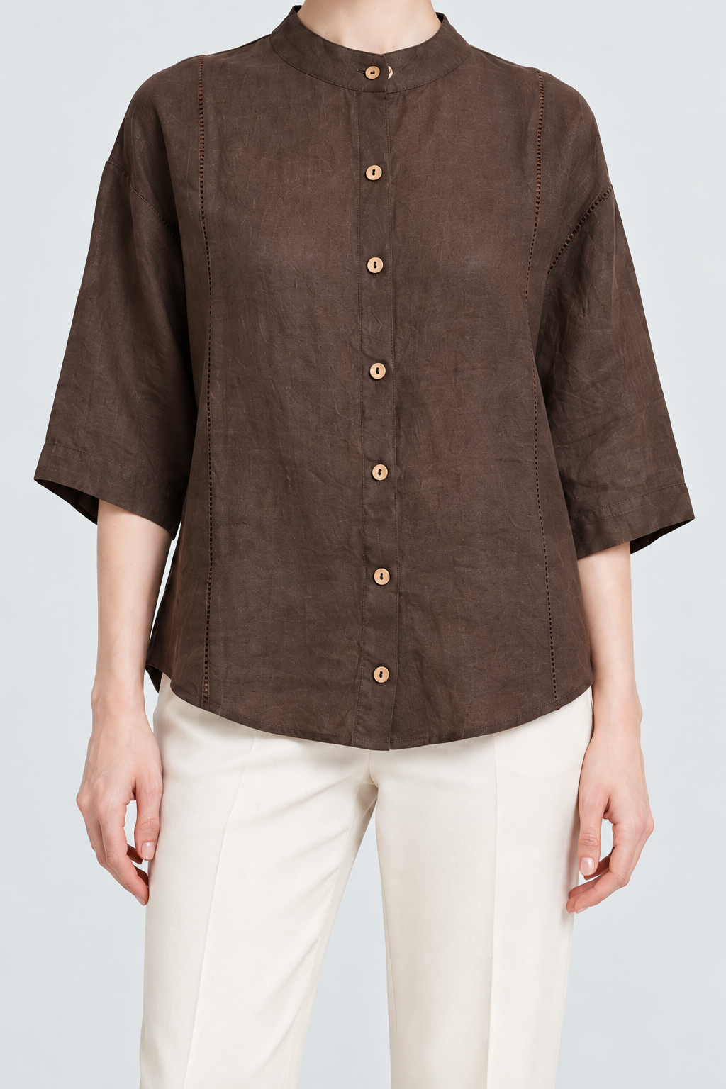 LV0903S262ZI brown garment front - model Maria