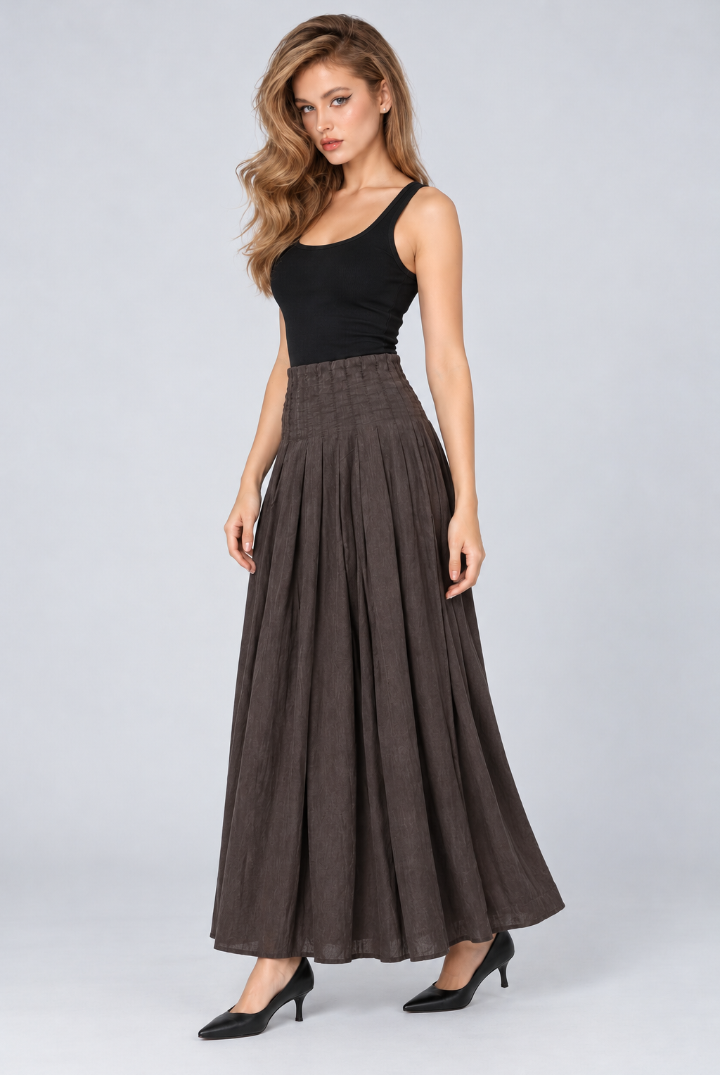 LV1111S263AN brown skirt side pose