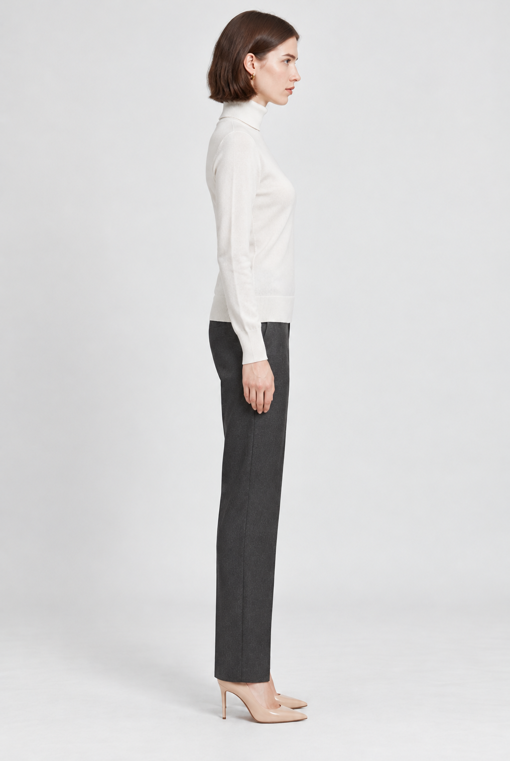 LV1221W264CDY off_white side - model Maria