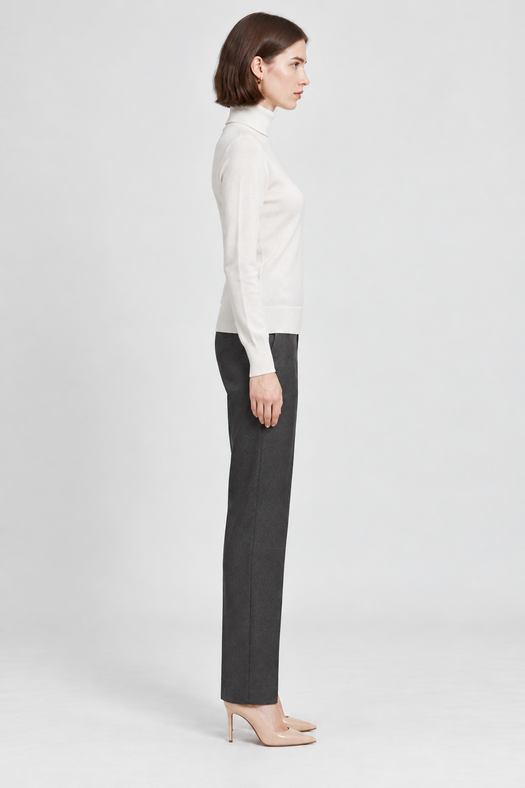 LV1221W264CDY off_white side - model Maria