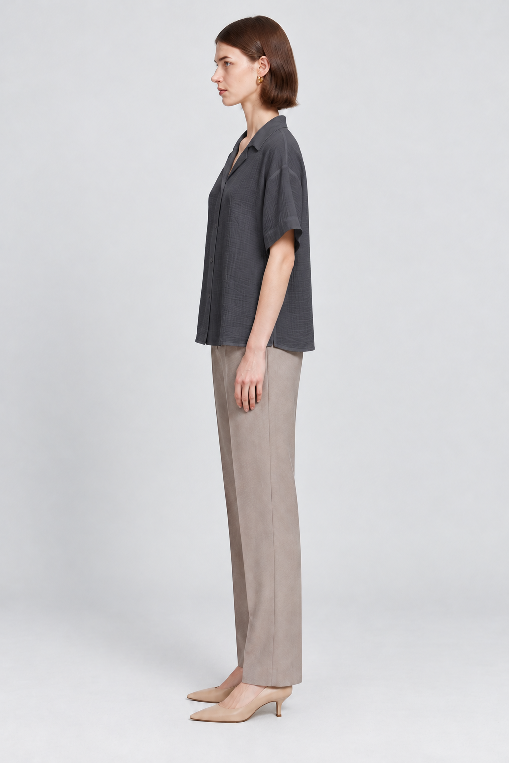 LV1334S263WN grey side - model Maria
