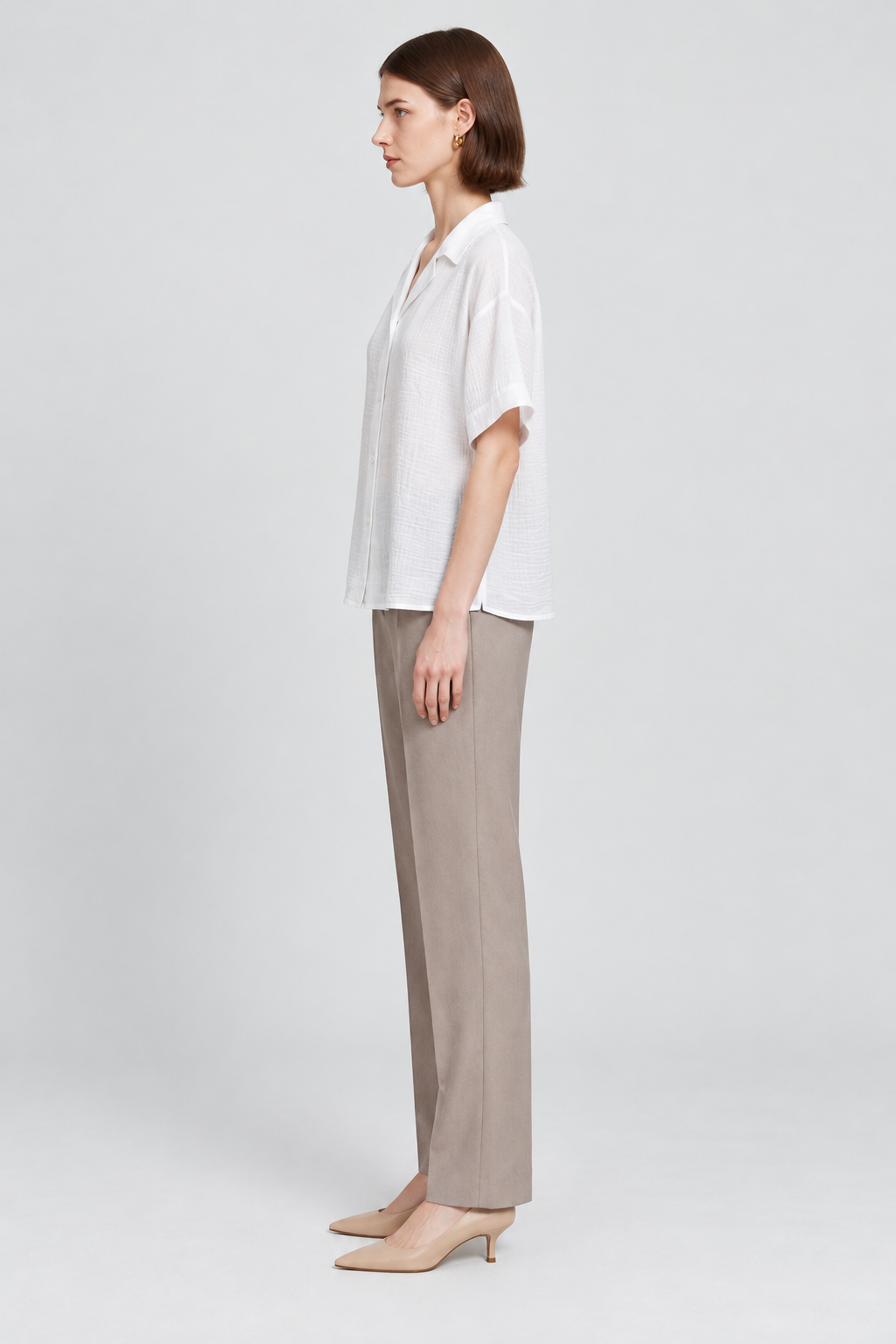 LV1334S263WN off_white side - model Maria