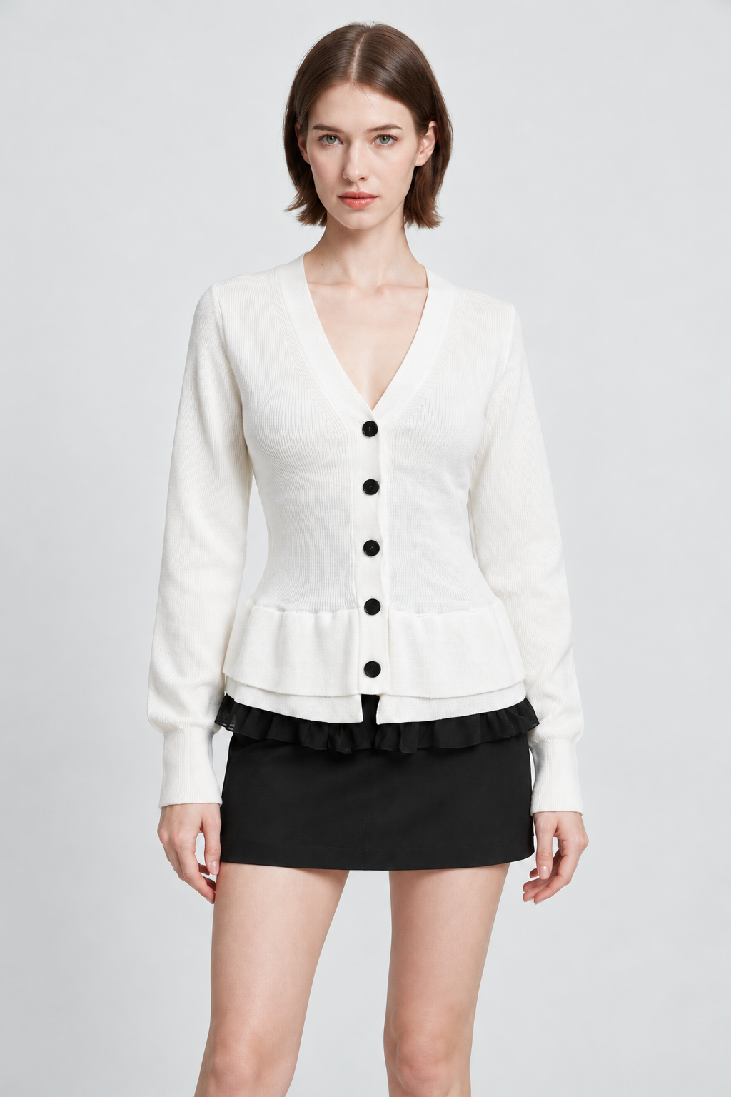 LV1353W264CZ off-white top on Maria, garment-focused front