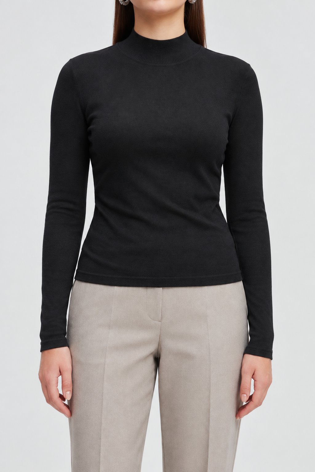 MA0763W264CDY black garment front - model Daria S
