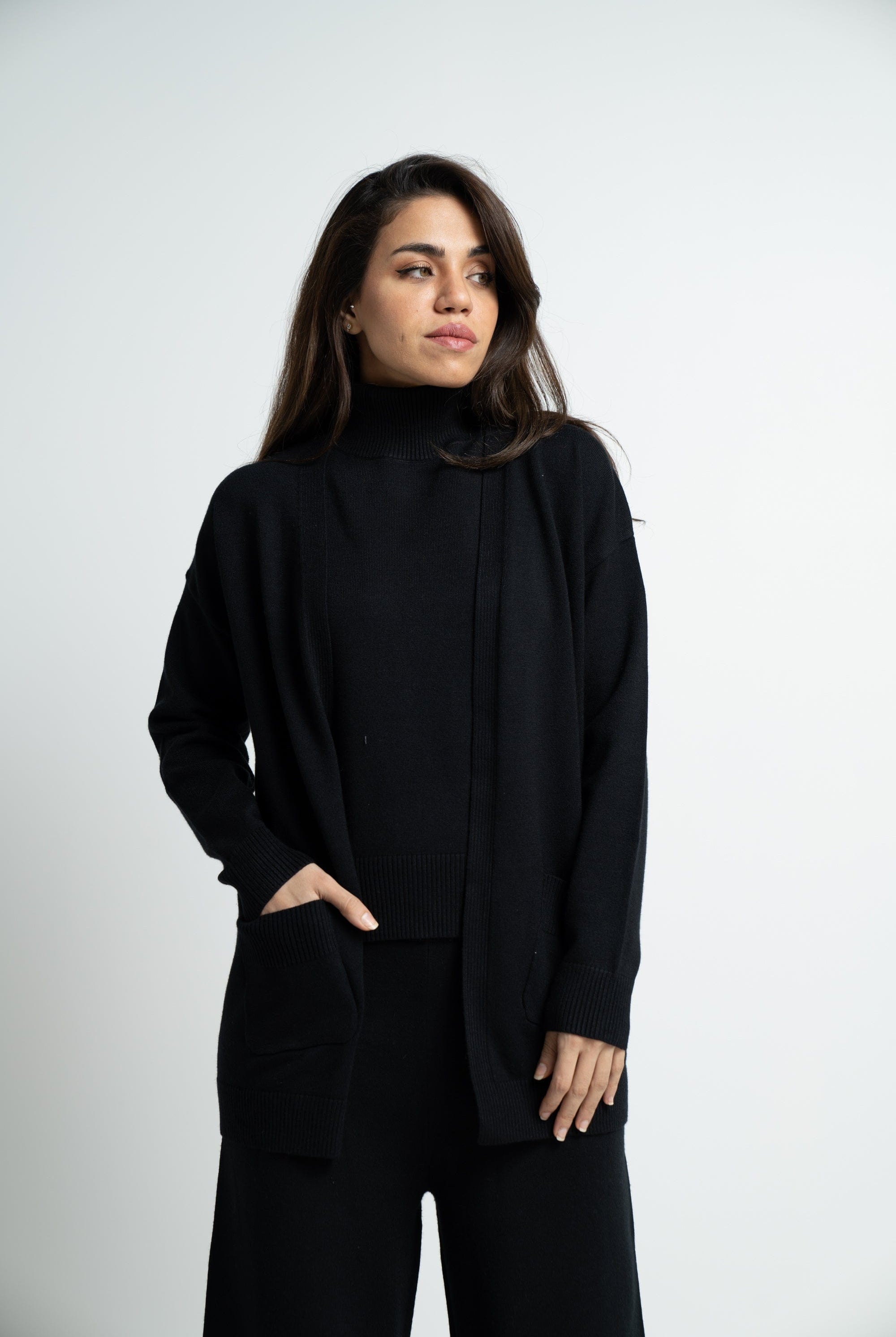 ميكا كارديجان طويل بجيوب امامية سادة