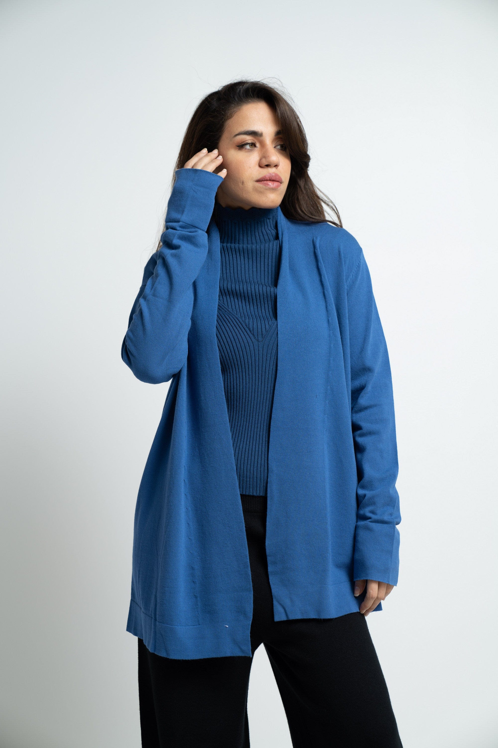 ميكا كارديجان طويل بجيوب امامية سادة