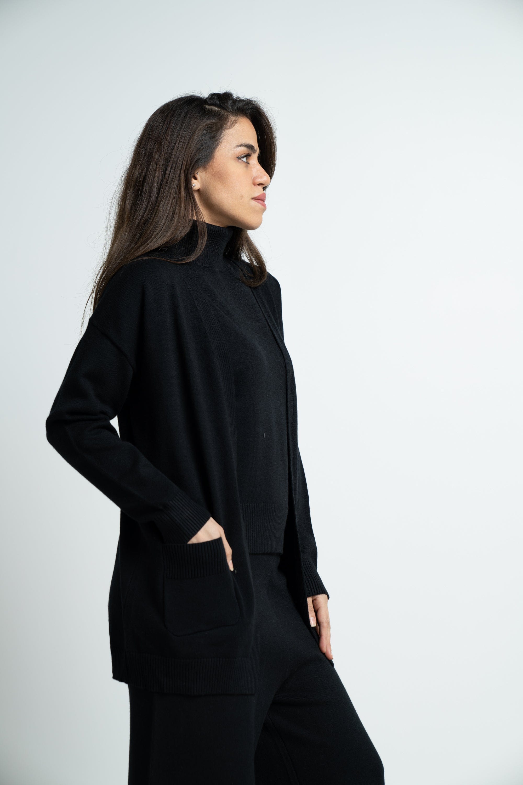 ميكا كارديجان طويل بجيوب امامية سادة