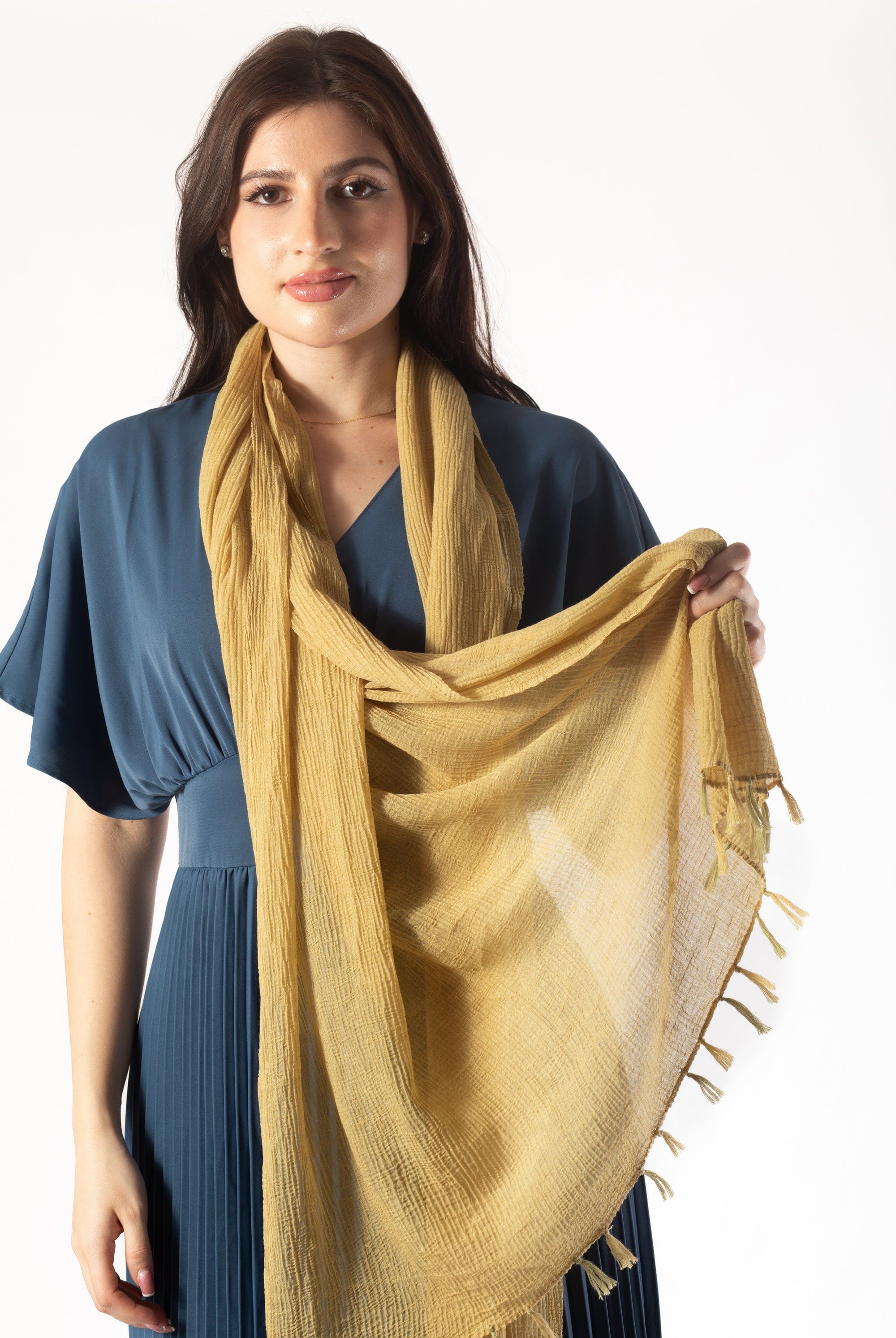 وشاح نسائي سادة مطرز