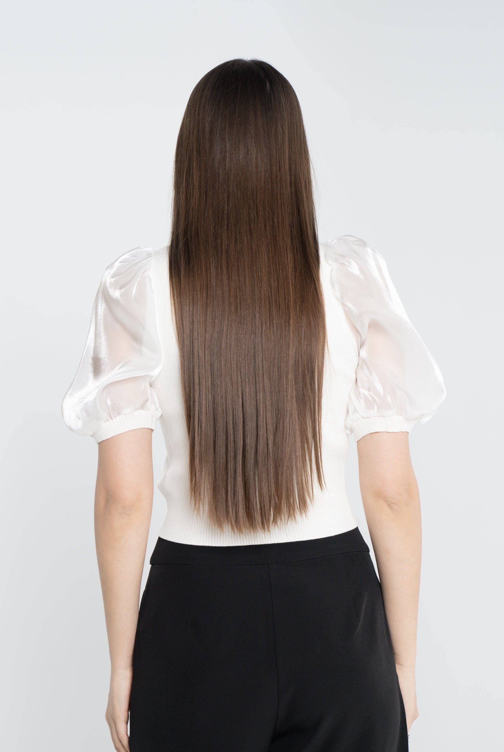 ميكا بلوزة سادة بفتحة صدر نص كم بف نسائي