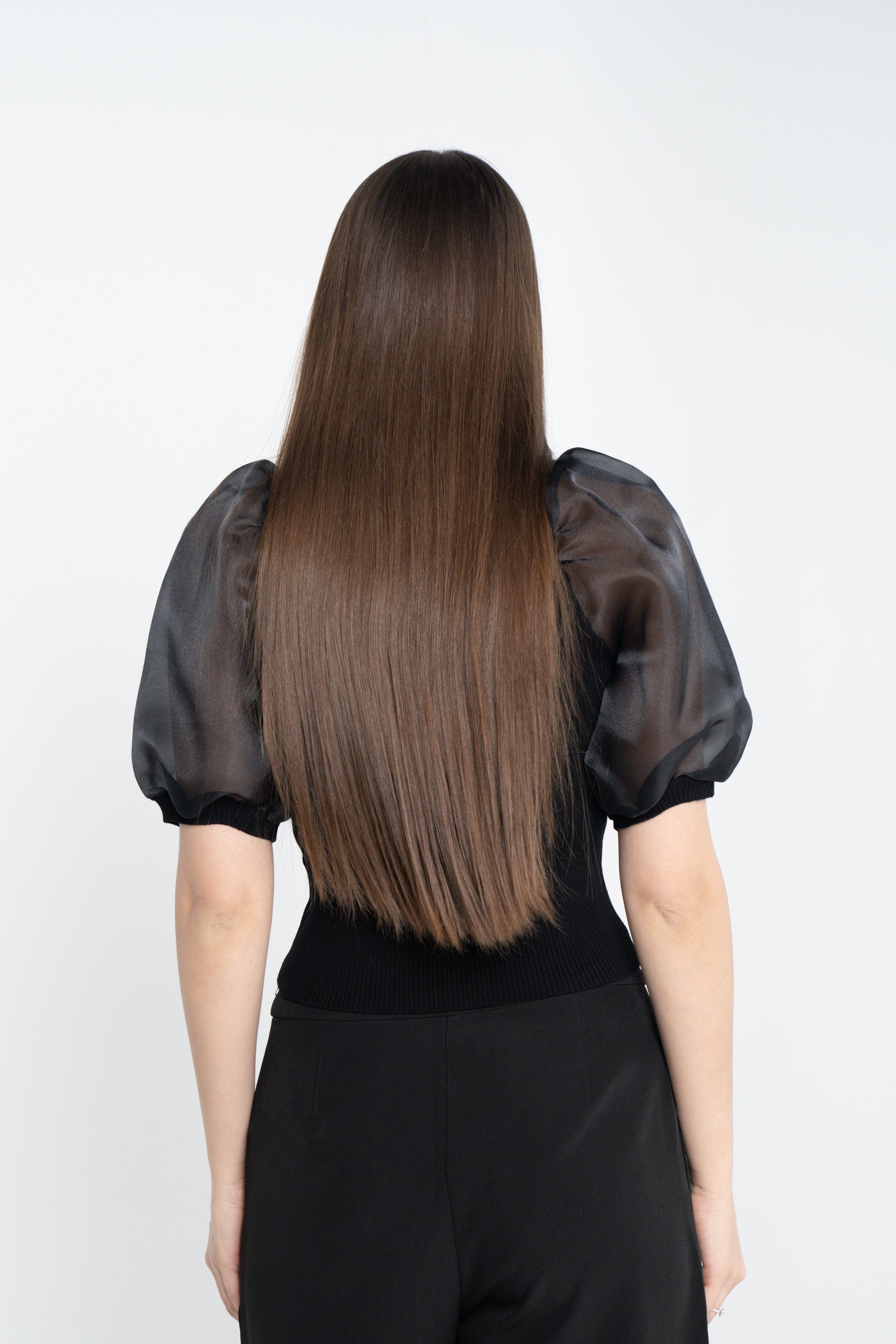 ميكا بلوزة سادة بفتحة صدر نص كم بف نسائي