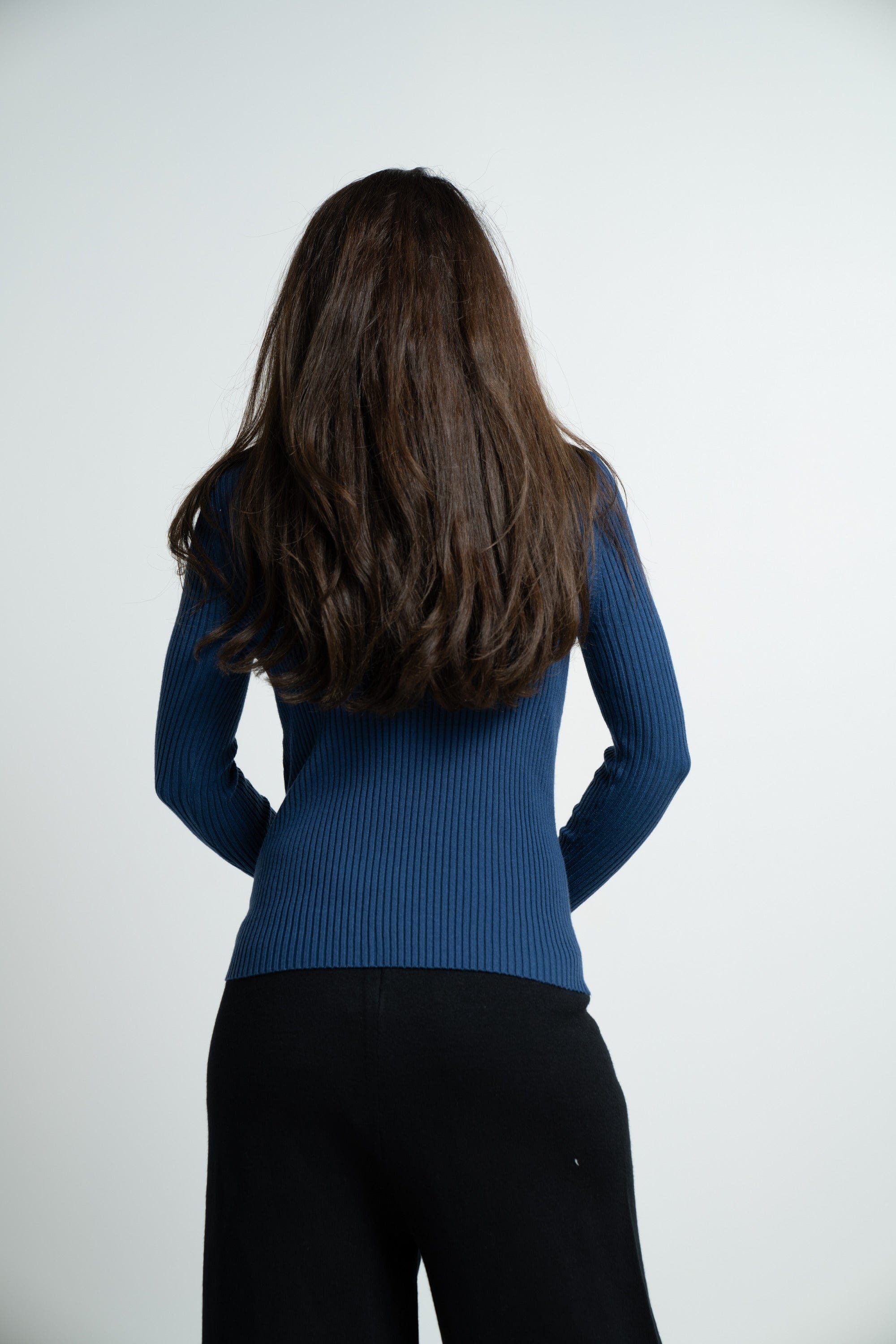 ميكا بلوفر برقبة سادة مخطط كم طويل نسائي