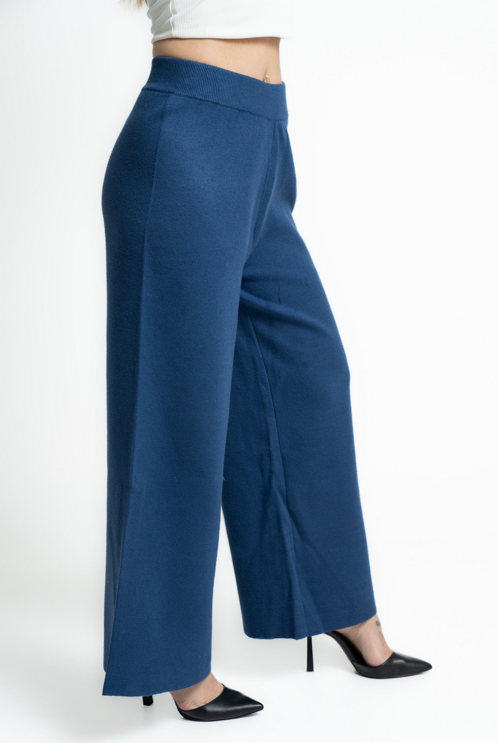 ميكا بنطلون بوى فريند واسع نسائي