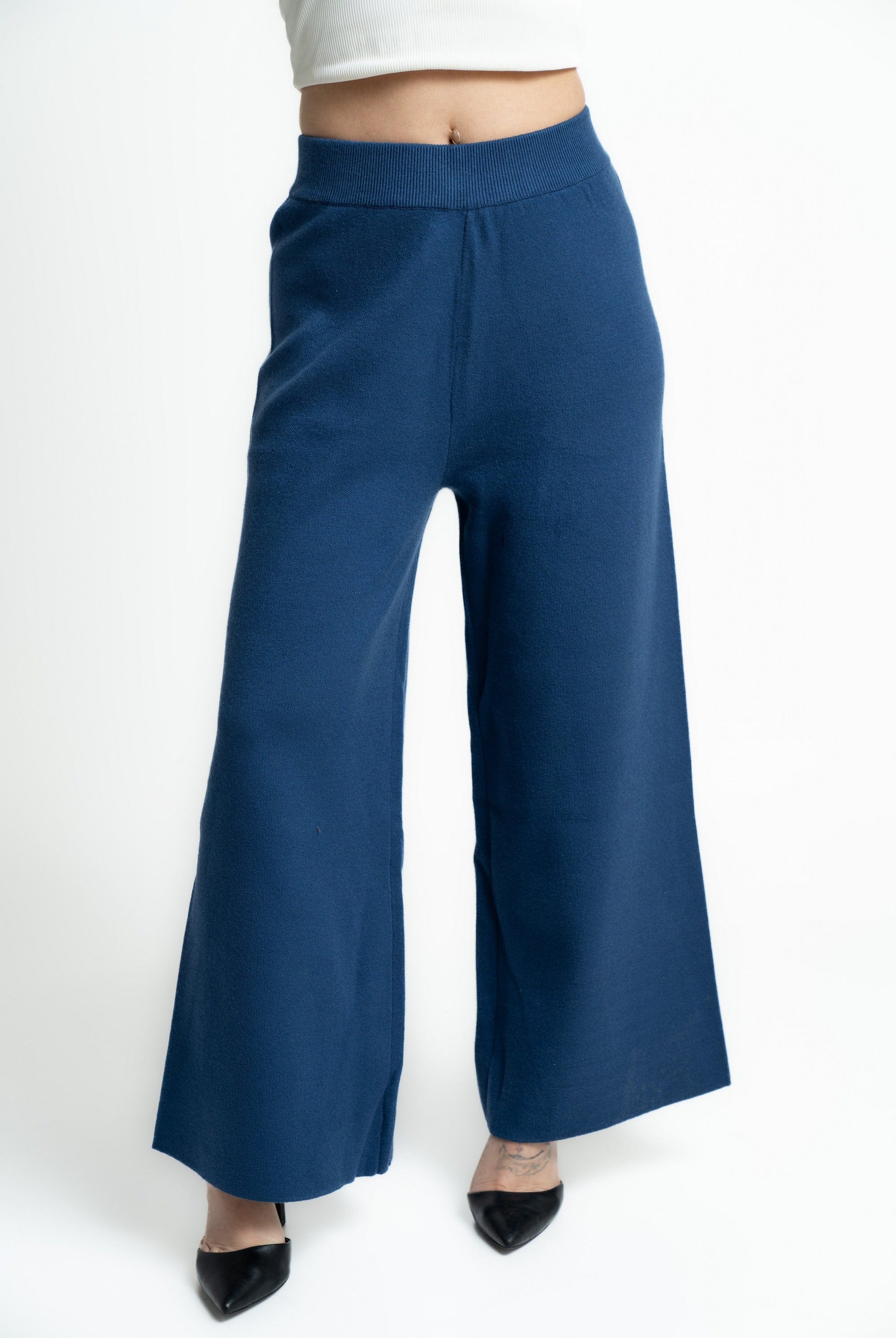 ميكا بنطلون بوى فريند واسع نسائي