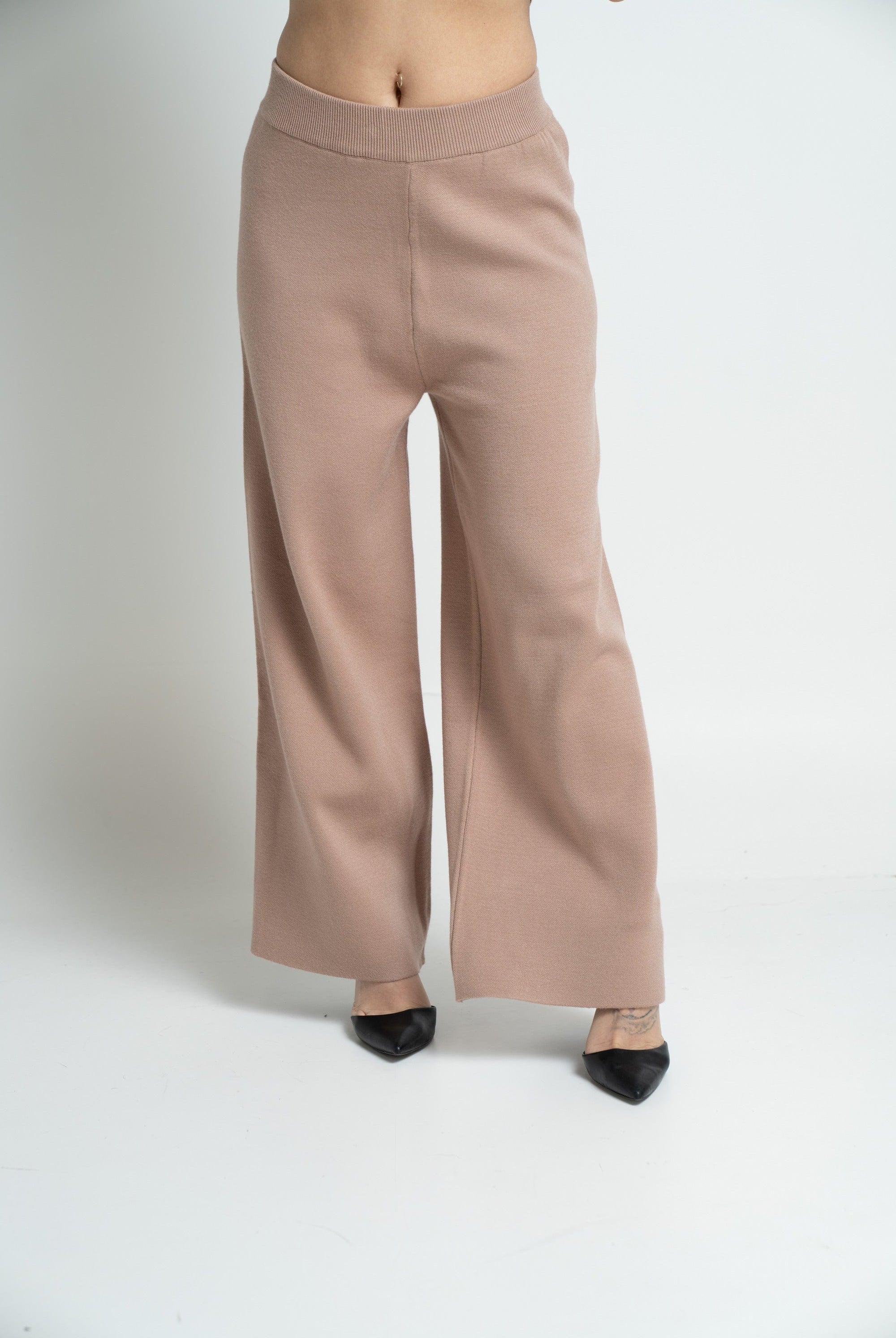 ميكا بنطلون بوى فريند واسع نسائي