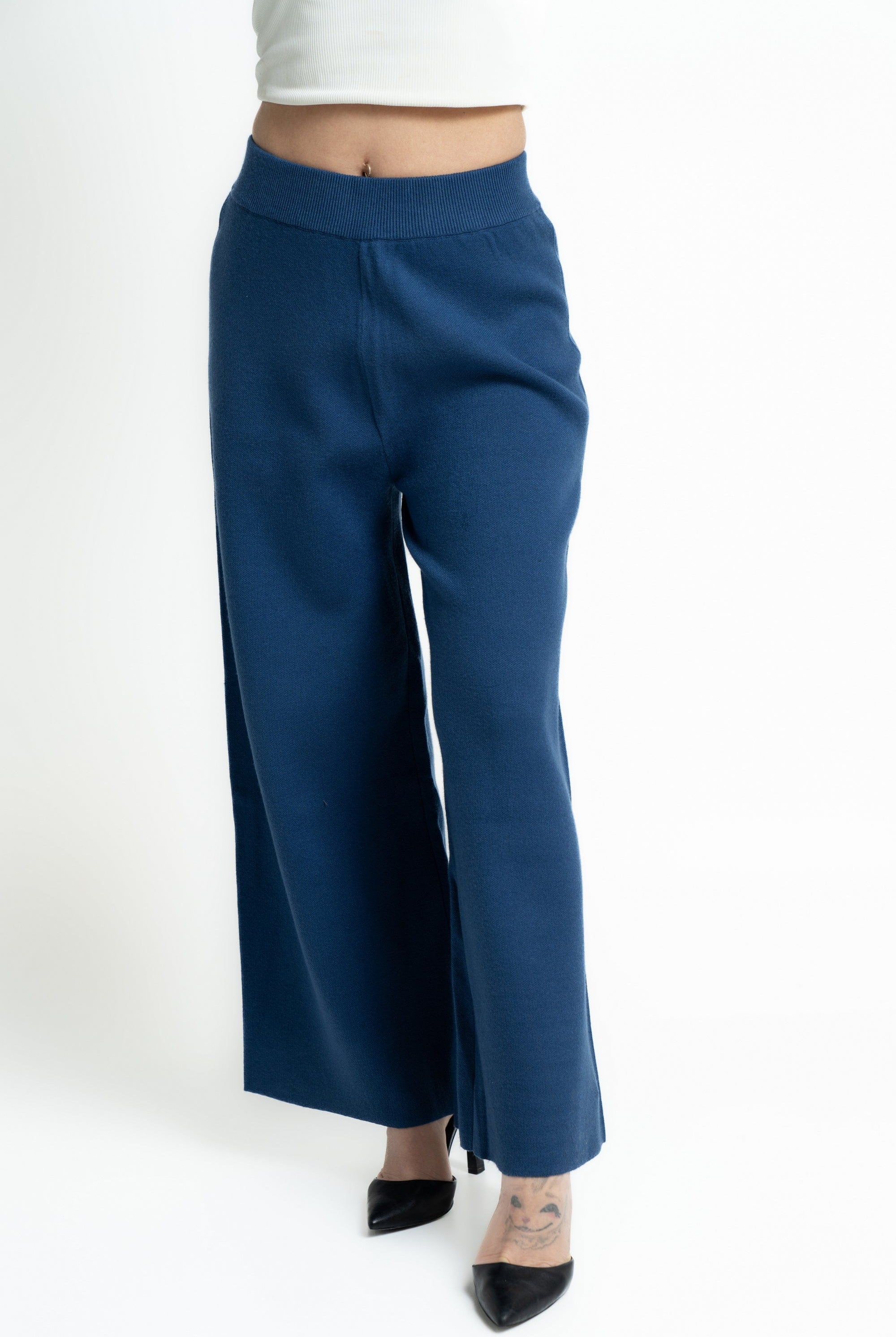 ميكا بنطلون بوى فريند واسع نسائي