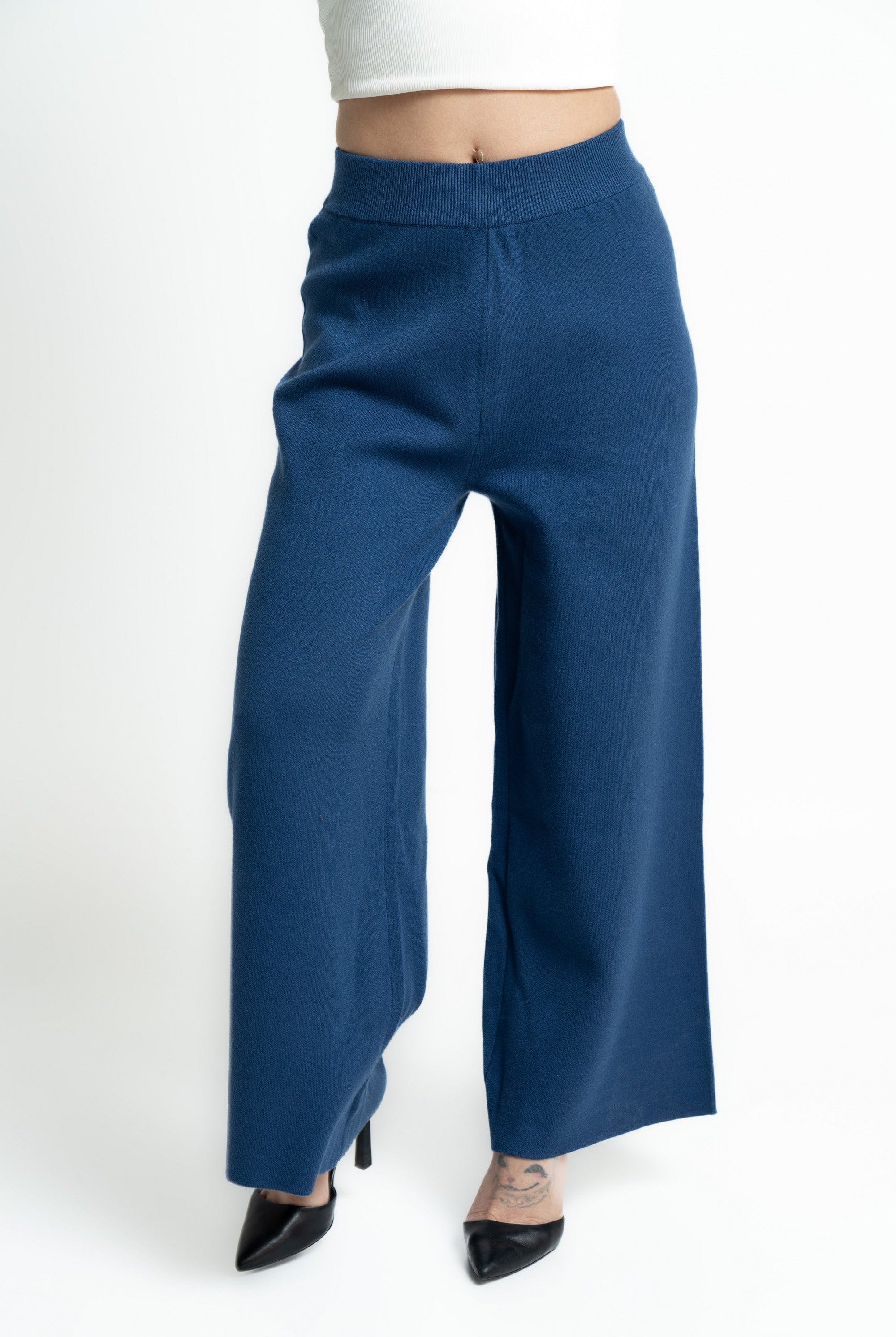 ميكا بنطلون بوى فريند واسع نسائي