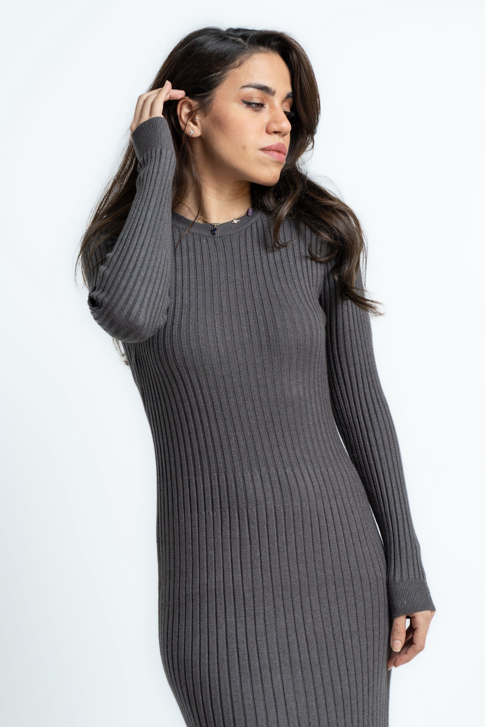 ู
ููุง ูุณุชุงู ู
ูุฏู ุจุฃูู
ุงู
ุทูููุฉ ุจูุฑุงููุด ู
ู ุงูุฃุณูู