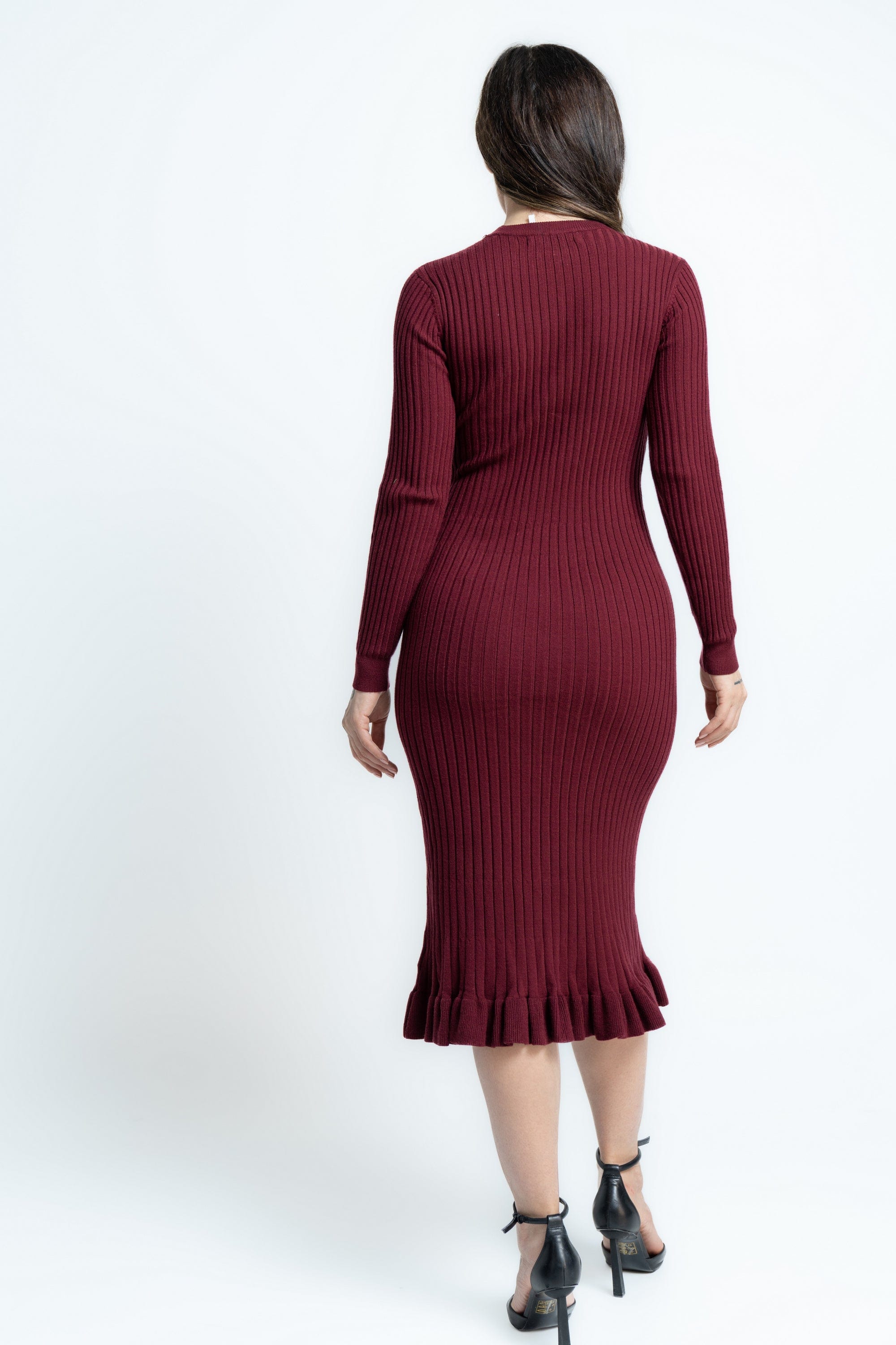 ู
ููุง ูุณุชุงู ู
ูุฏู ุจุฃูู
ุงู
ุทูููุฉ ุจูุฑุงููุด ู
ู ุงูุฃุณูู