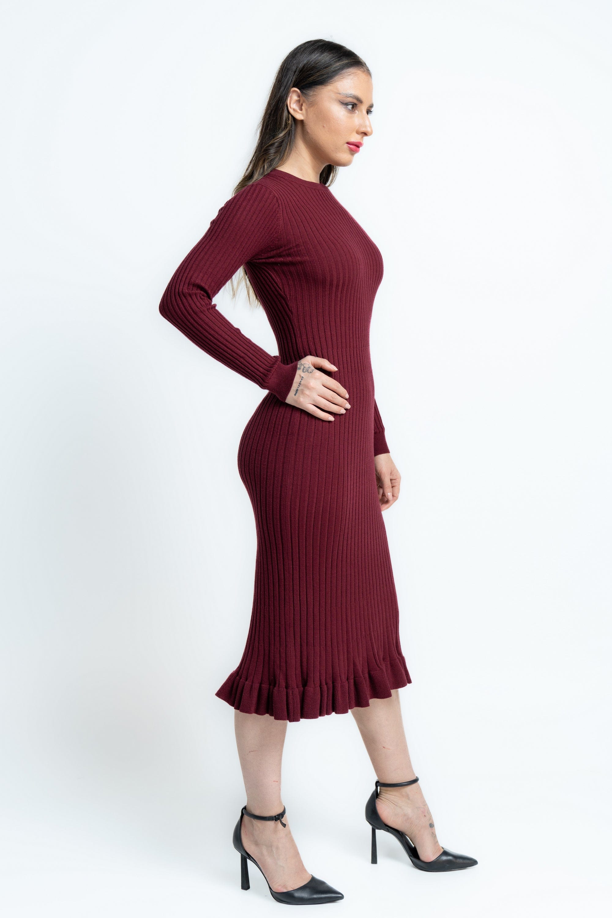 ู
ููุง ูุณุชุงู ู
ูุฏู ุจุฃูู
ุงู
ุทูููุฉ ุจูุฑุงููุด ู
ู ุงูุฃุณูู