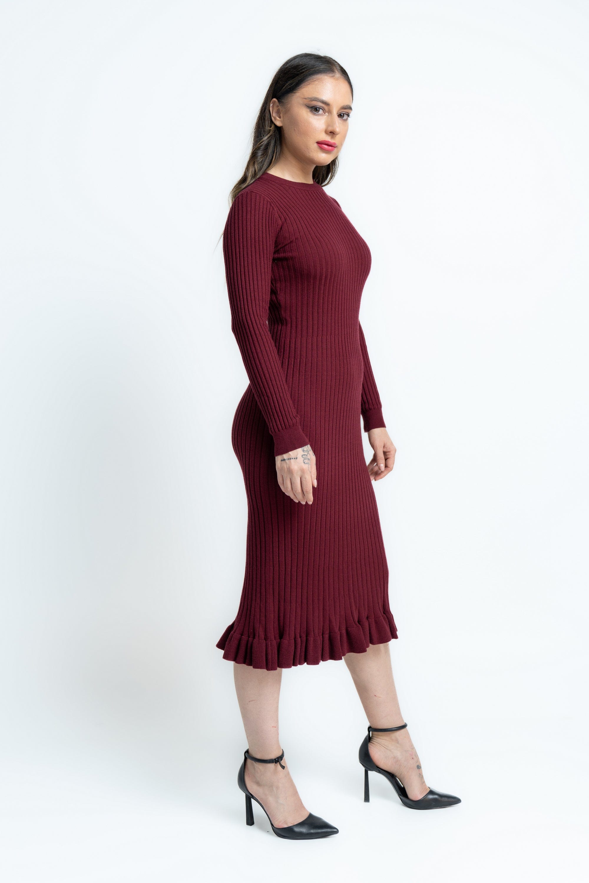 ู
ููุง ูุณุชุงู ู
ูุฏู ุจุฃูู
ุงู
ุทูููุฉ ุจูุฑุงููุด ู
ู ุงูุฃุณูู