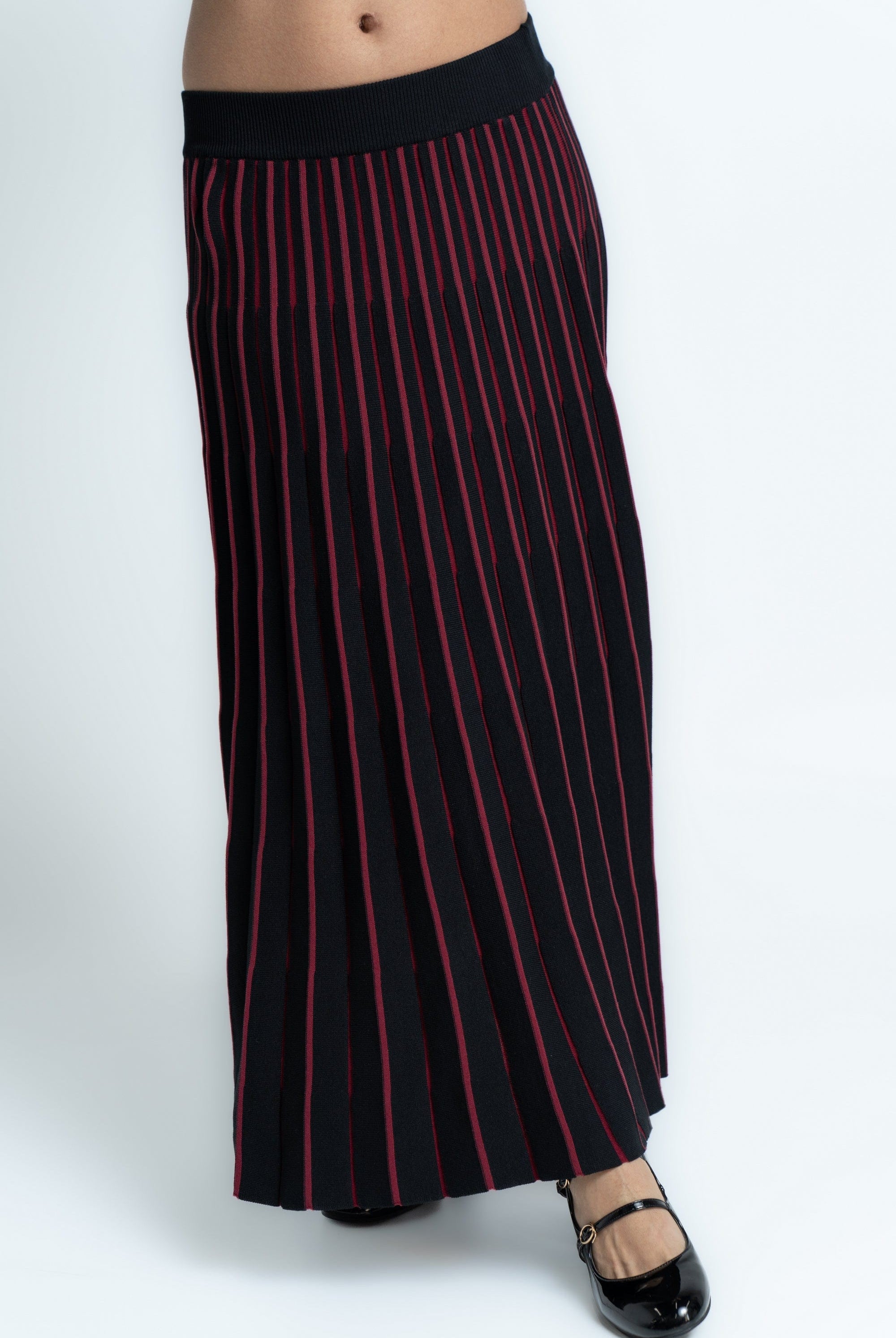 ميكا تنورة ميدى هاى وست مقلمة بالطول