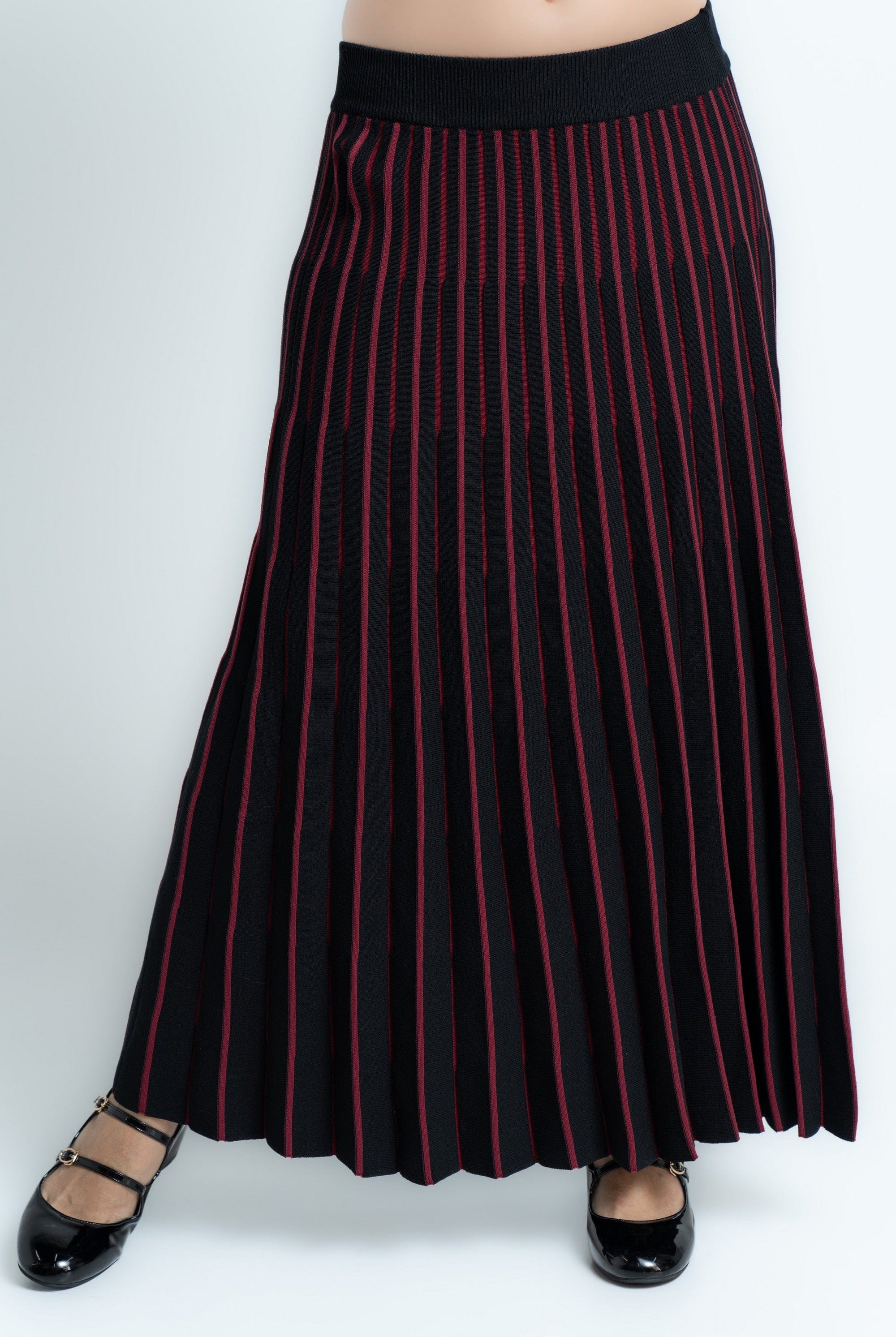 ميكا تنورة ميدى هاى وست مقلمة بالطول