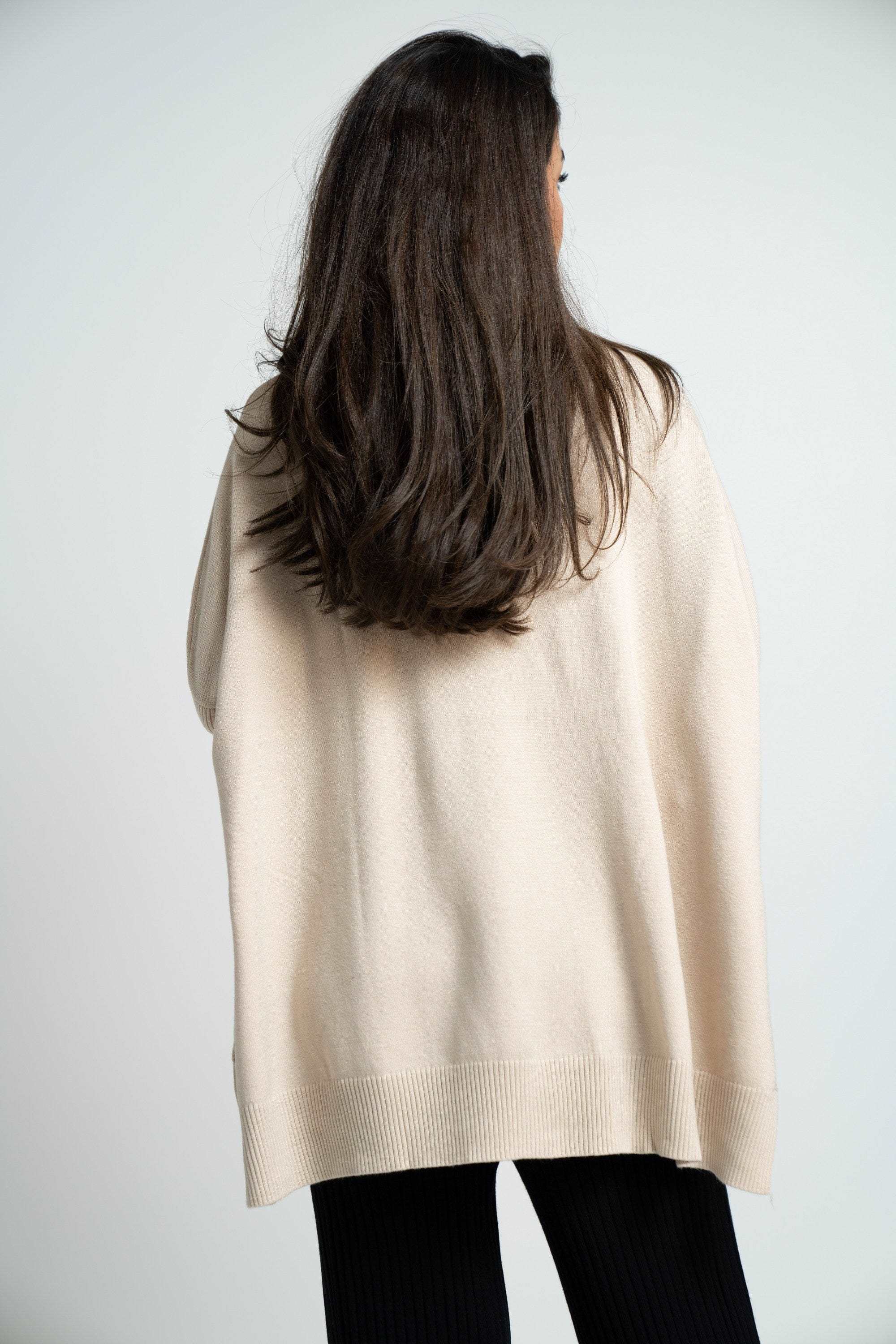 بلوفر نسائى برقبة عالية سادة كم طويل