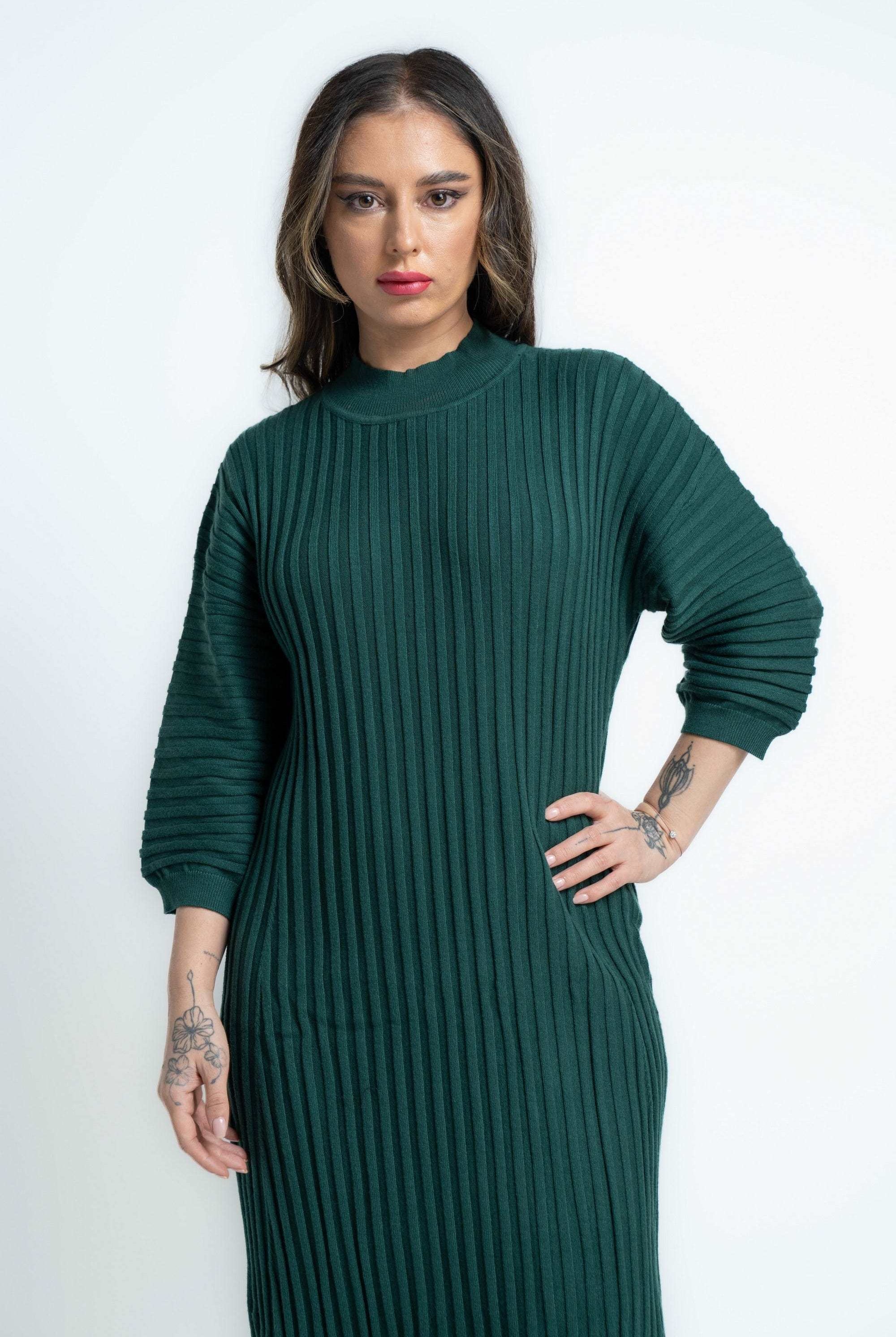 ميكا فستان ميدى سادة مضلع بأكمام 3/4