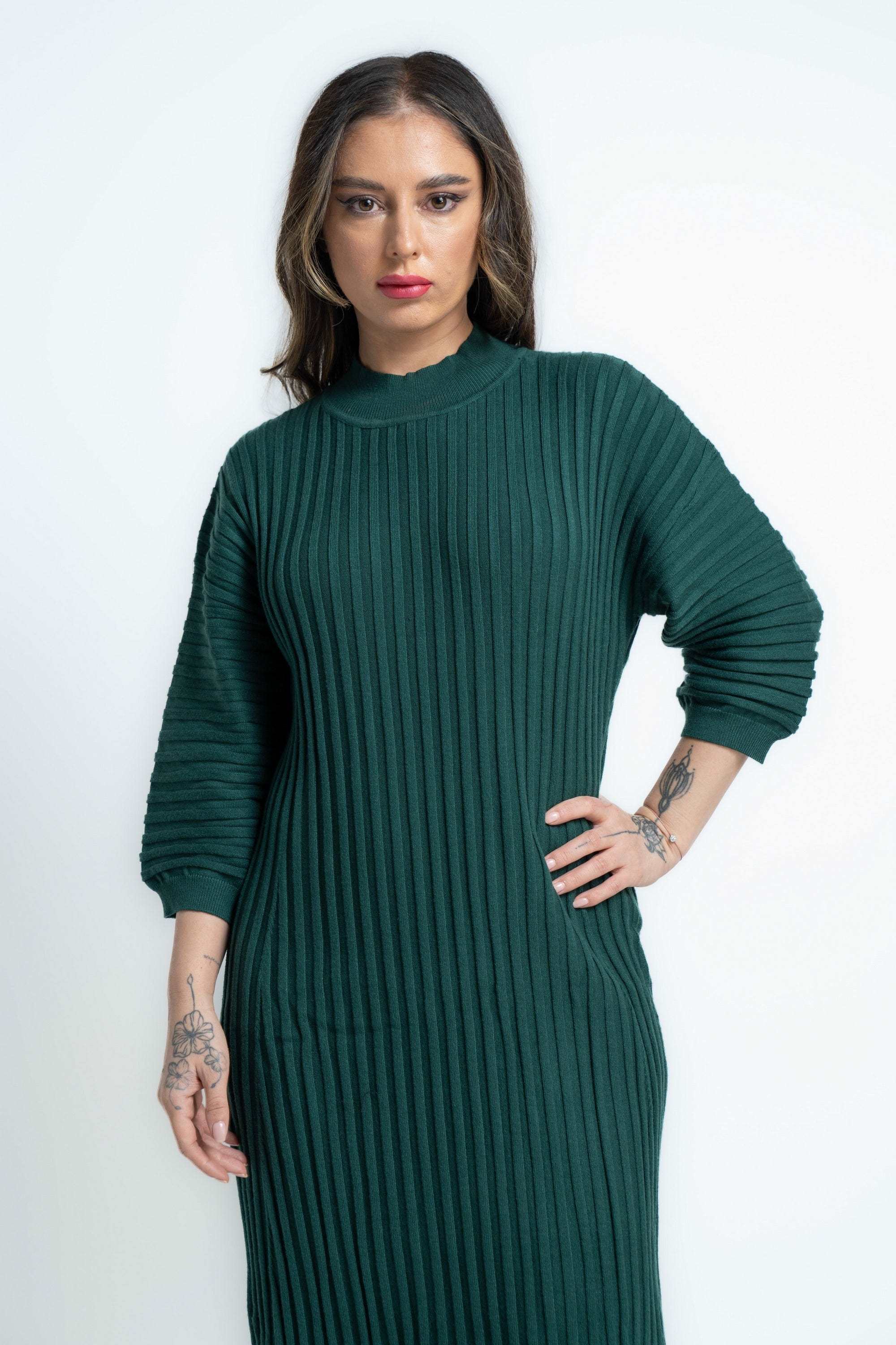 ميكا فستان ميدى سادة مضلع بأكمام 3/4