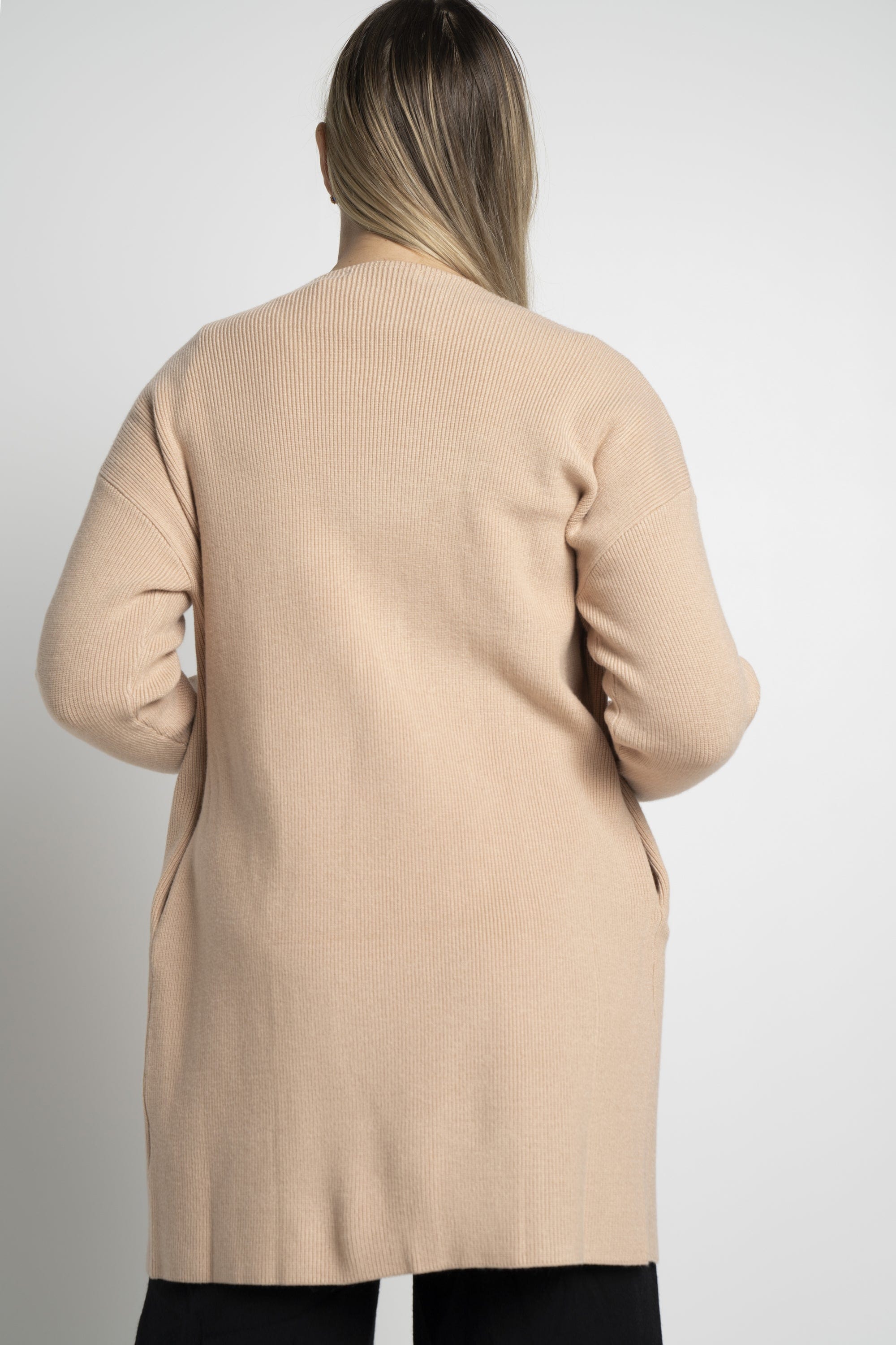 ู
ููุง ูุงุฑุฏูุฌุงู ุจุฃูู
ุงู
ุทูููุฉ ู
ูุณูุฌ