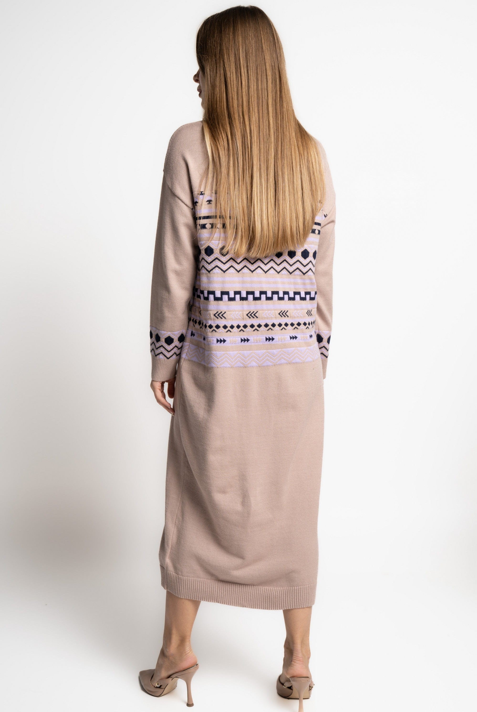 ميكا فستان نسائي ميدى كم طويل مطرز برقبة مقفولة