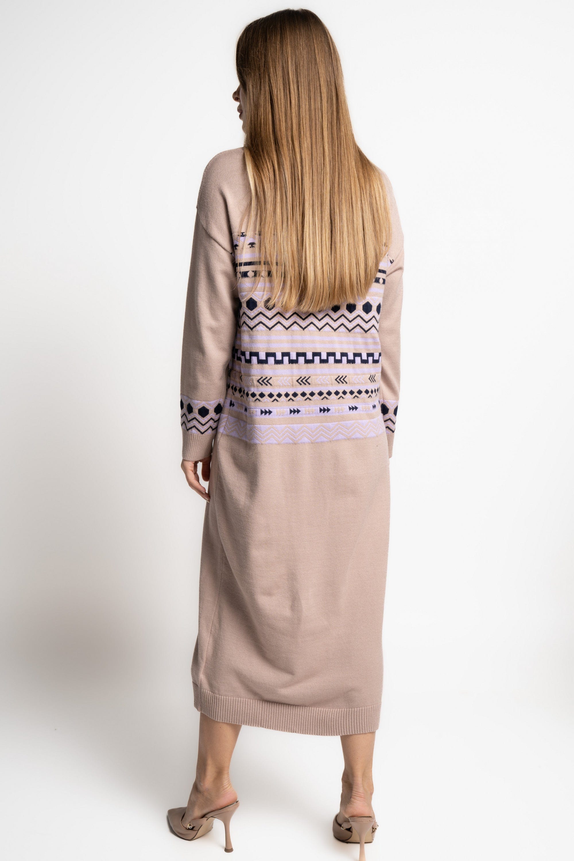 ู
ููุง ูุณุชุงู ูุณุงุฆู ู
ูุฏู ูู
ุทููู ู
ุทุฑุฒ ุจุฑูุจุฉ ู
ููููุฉ