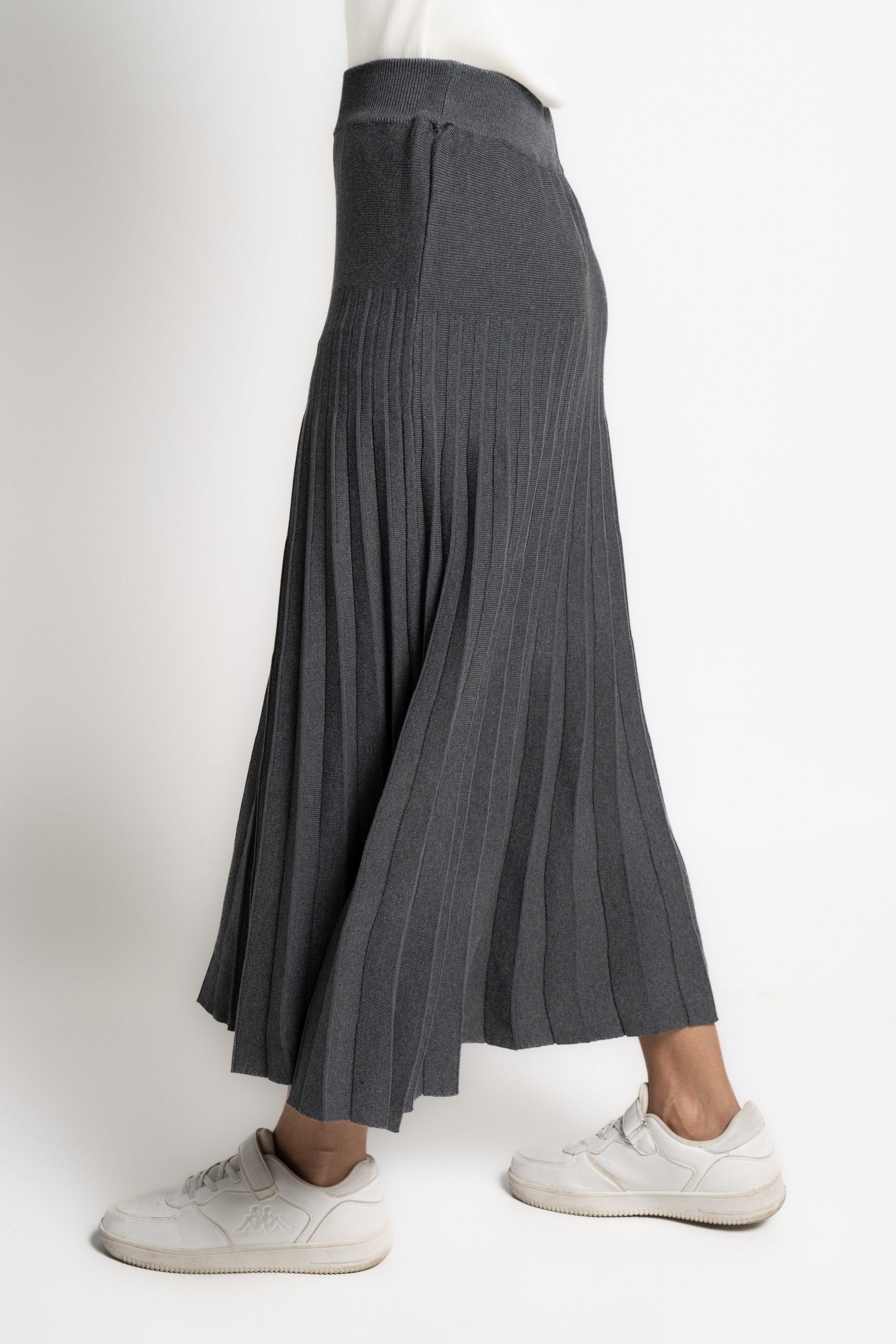 ميكا تنورة نسائي ميدي سادة بكسرات