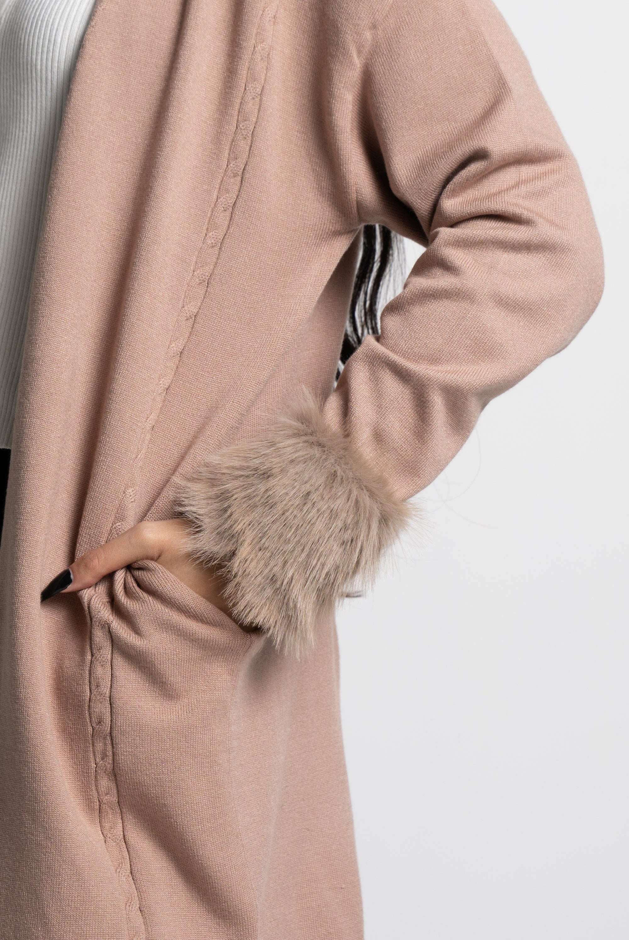 ميكا كارديجان طويل رسمى سادة مزين بفرو